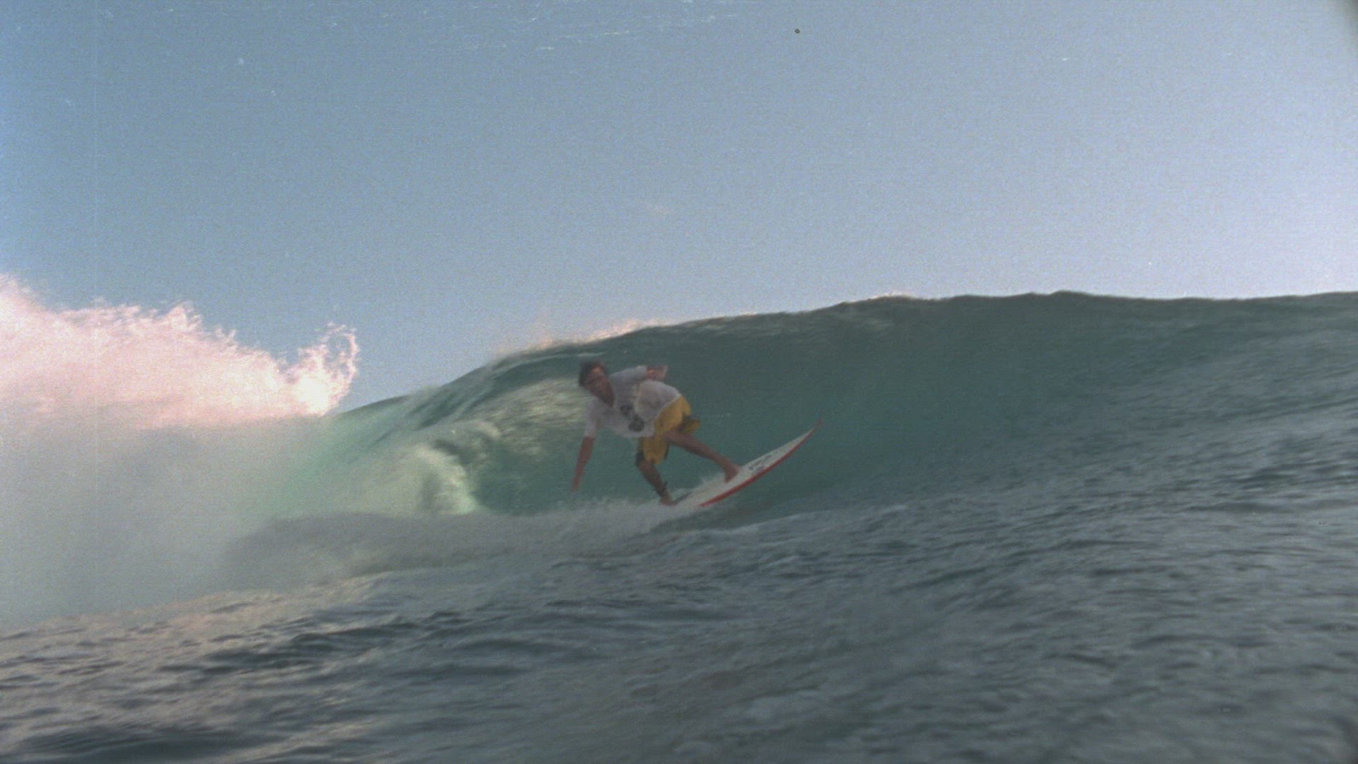 229268943 / Wave Riding / Extreme Sport