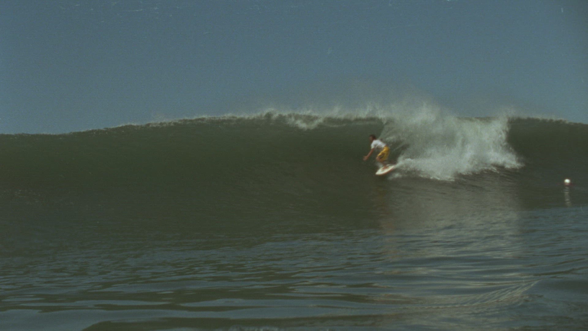 249511819 / Wave Riding / Extreme Sport