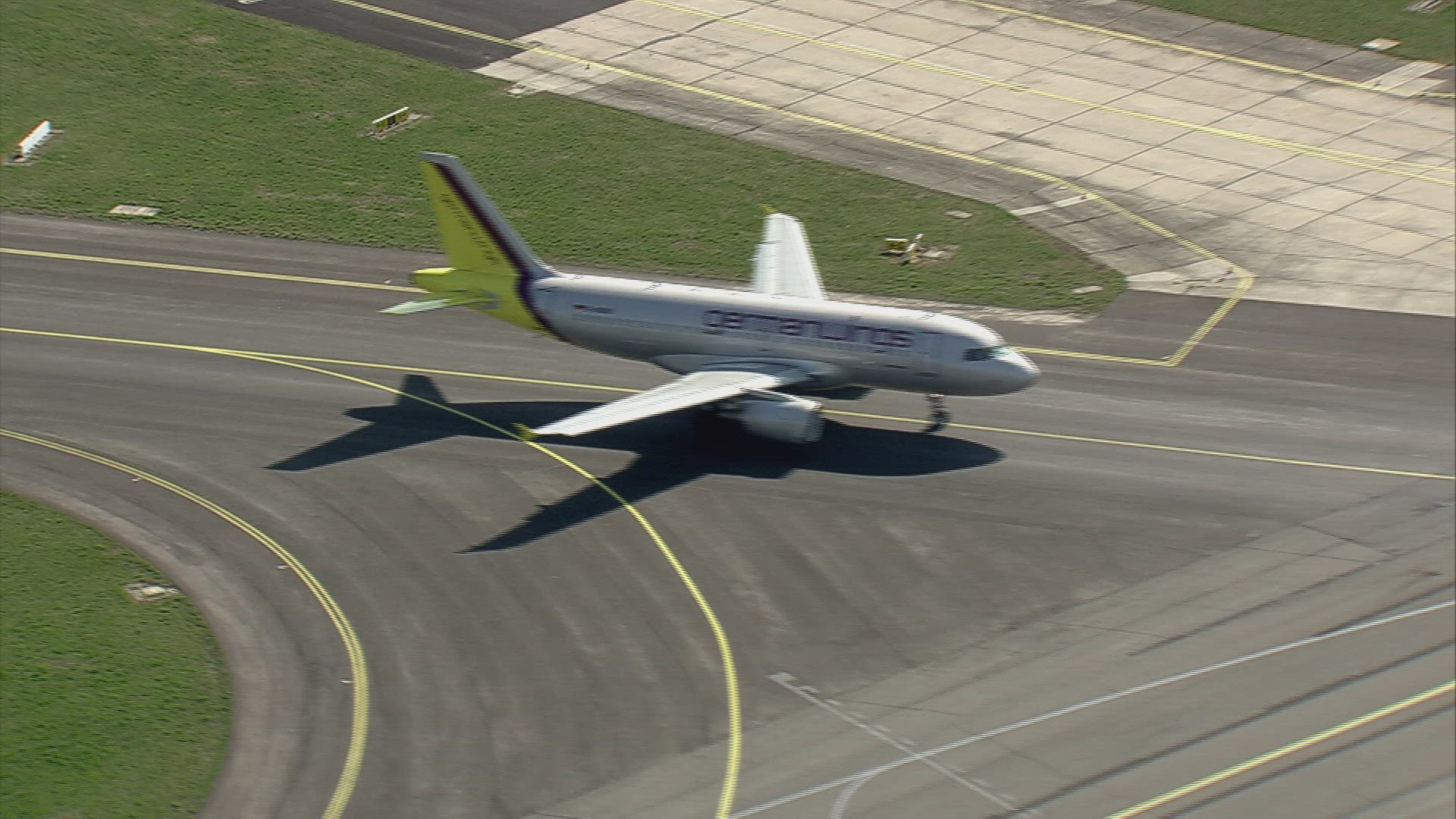 749022925 / Berlin-Schönefeld International Airport / Berlin / Germany