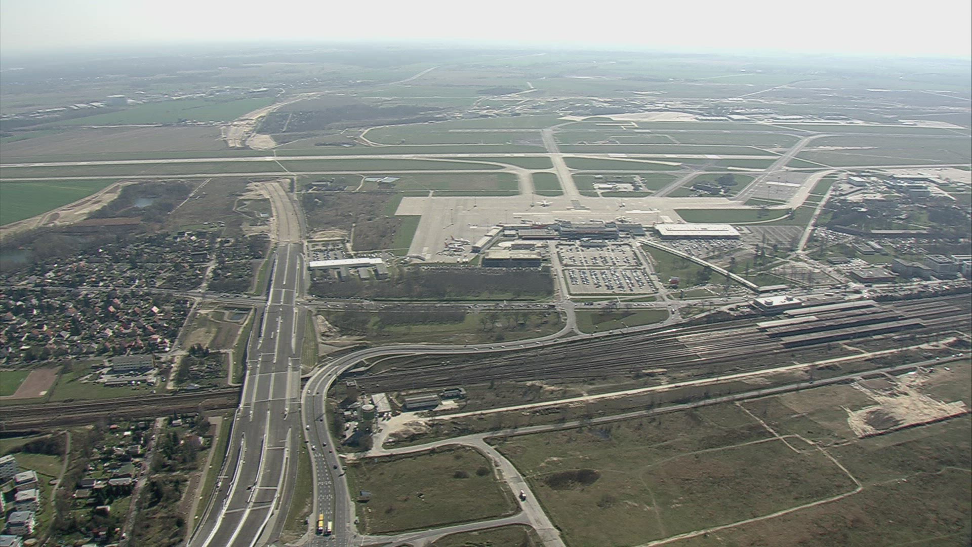 921574567 / Berlin-Schönefeld International Airport / Berlin / Germany
