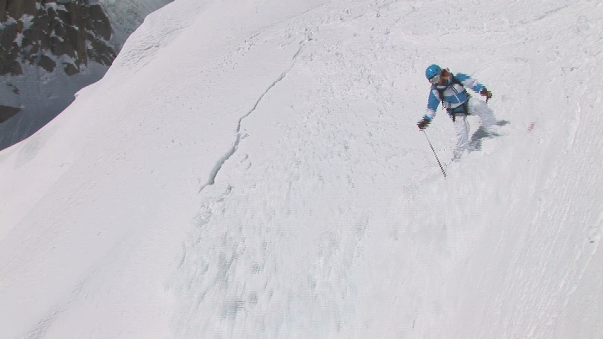 719853394 / Skiing / Snowboarding / Avalanche / Extreme Sport