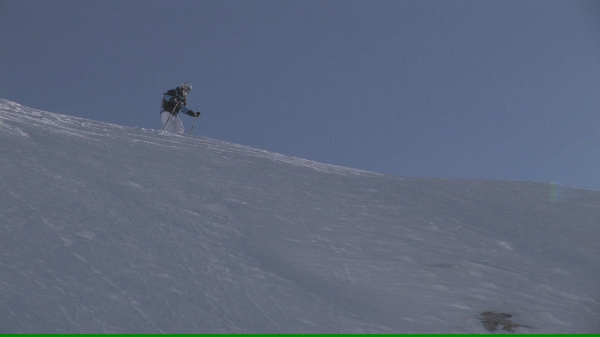 403257635 / Skiing / Freeride / Extreme Sport