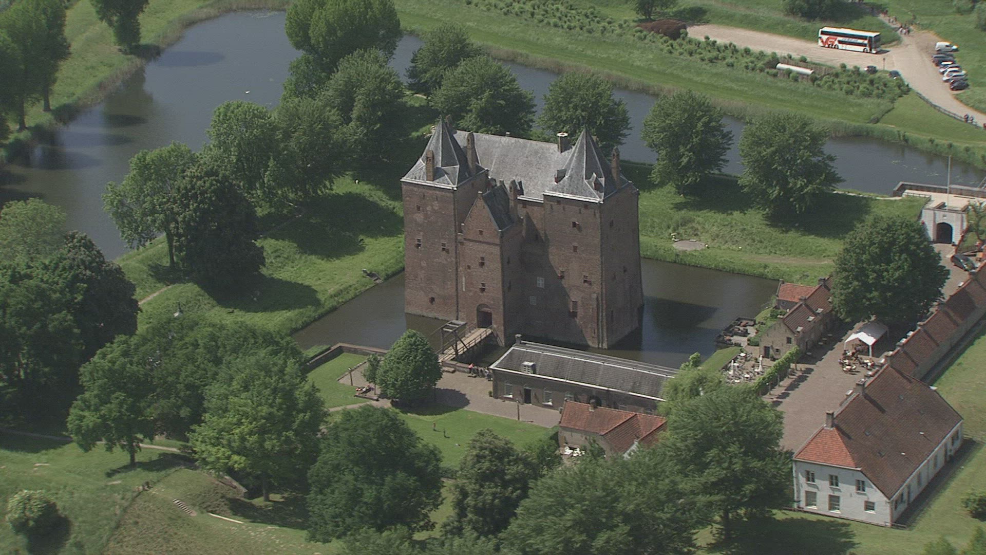 646448872 / Castle Loevestein / Netherlands / Aerial