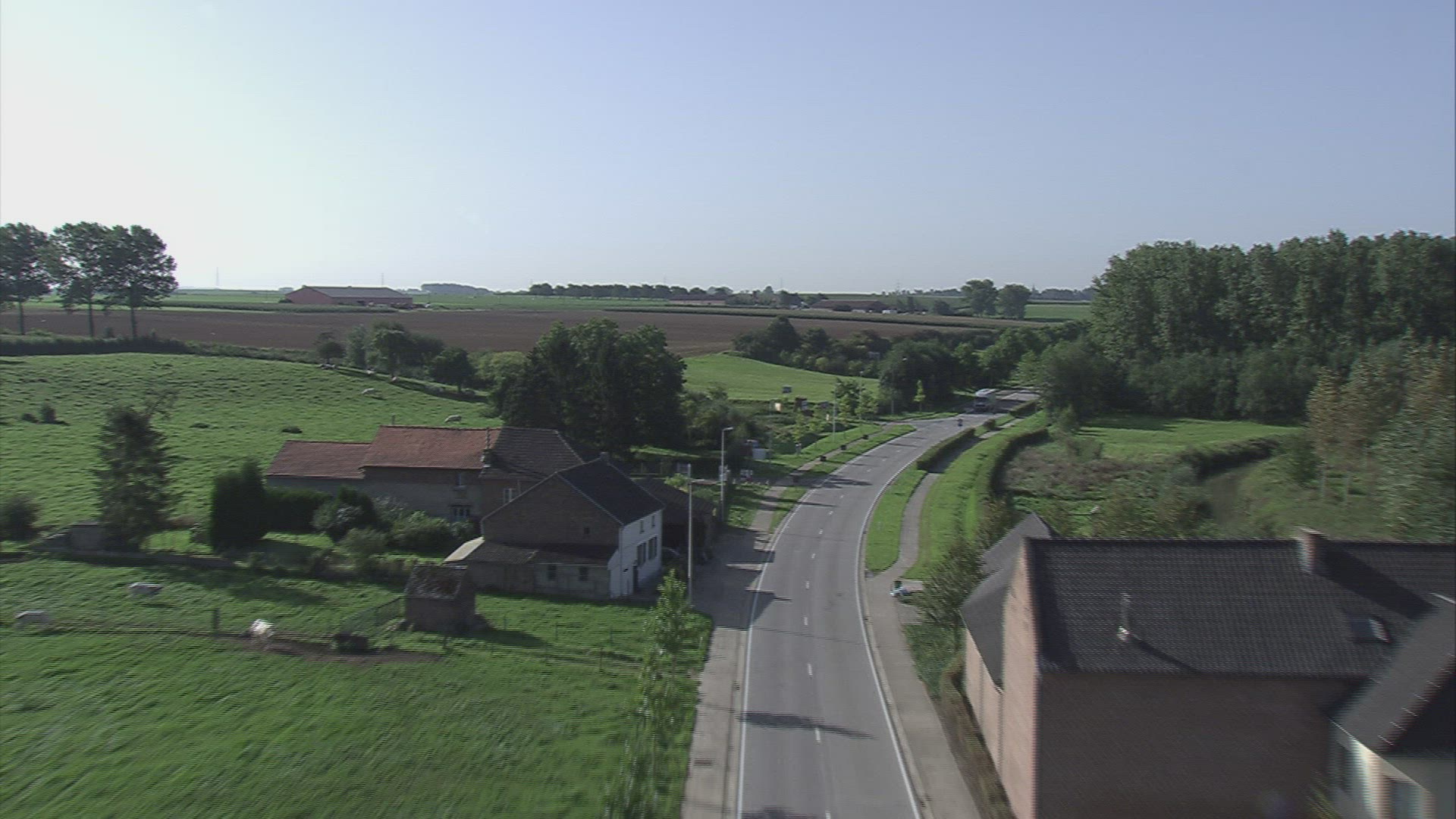 609737076 / Country Road / Road Traffic / Flanders / Belgium