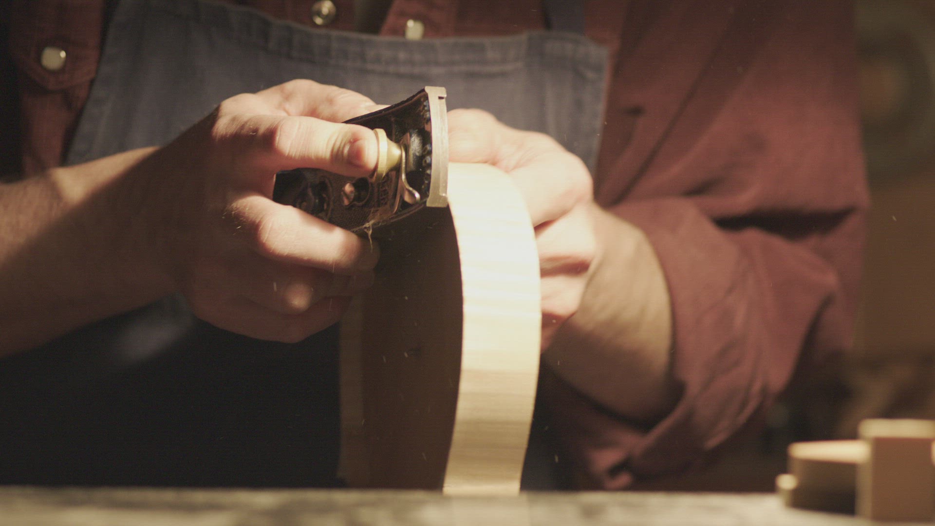 543824916 / Violin Making / Violin-Maker / Workshop