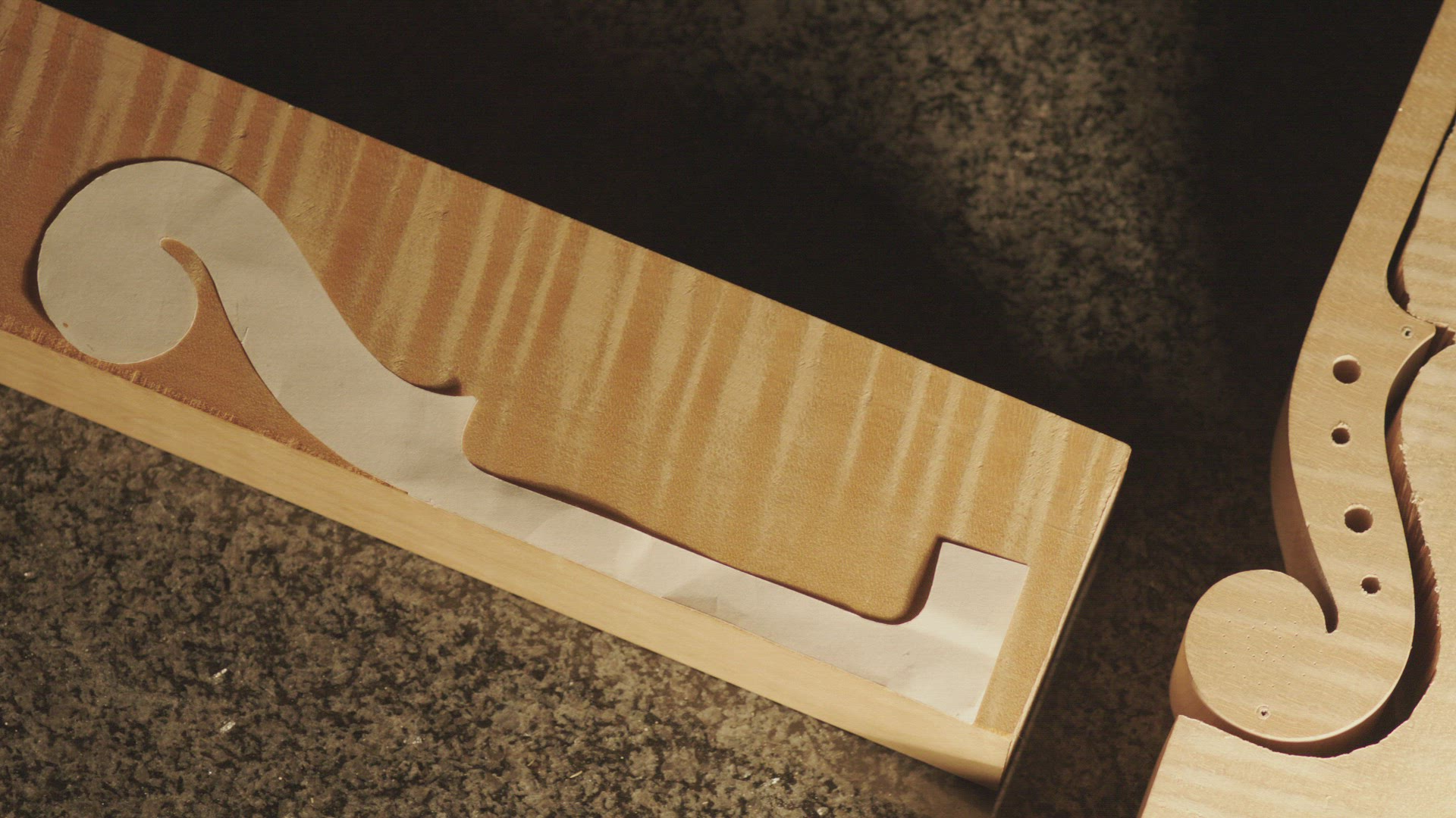 462670988 / Violin Making / Violin-Maker / Workshop