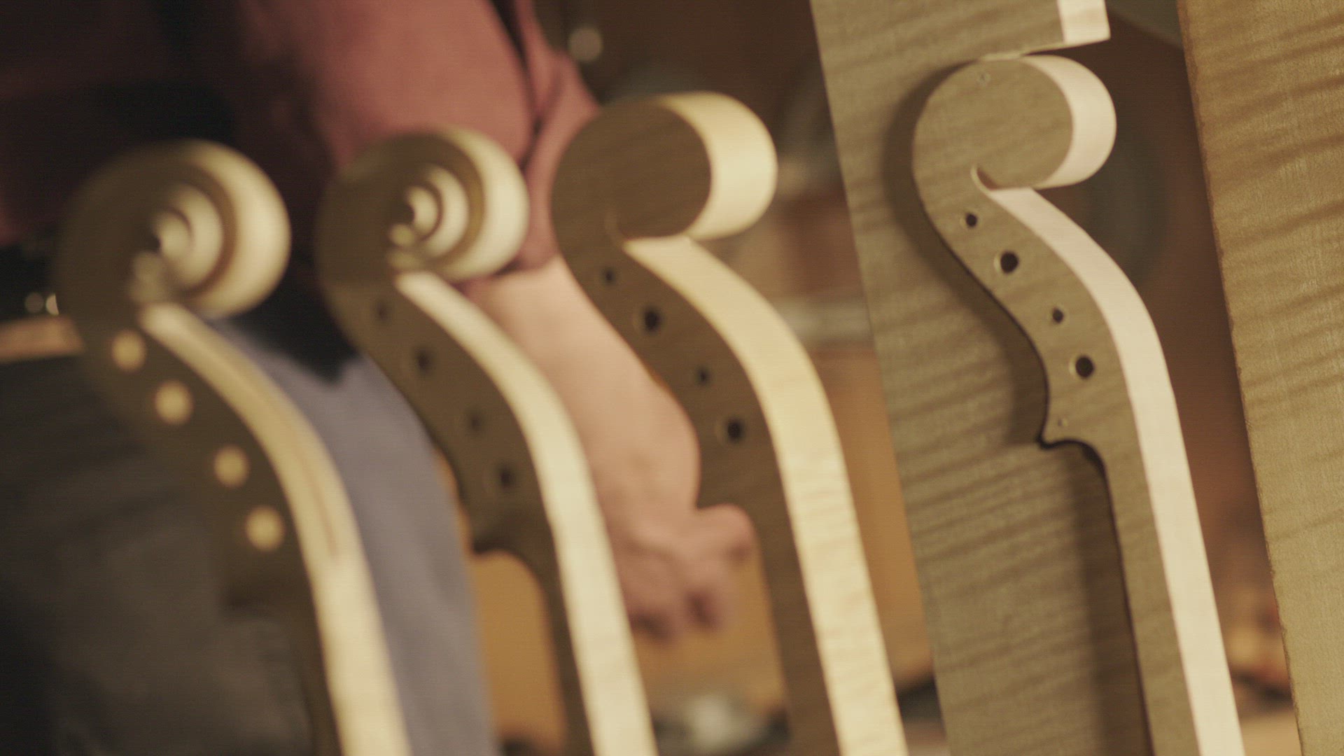 561446508 / Scroll / Violin / Workshop
