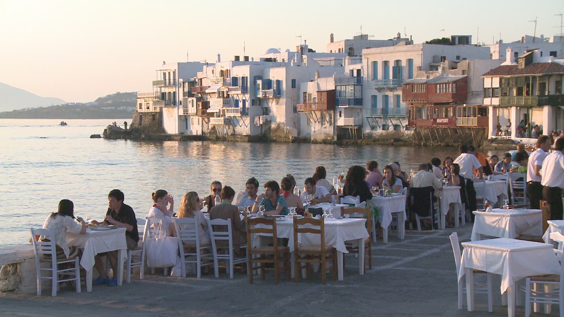924937176 / Street Restaurant / Mykonos / Greece