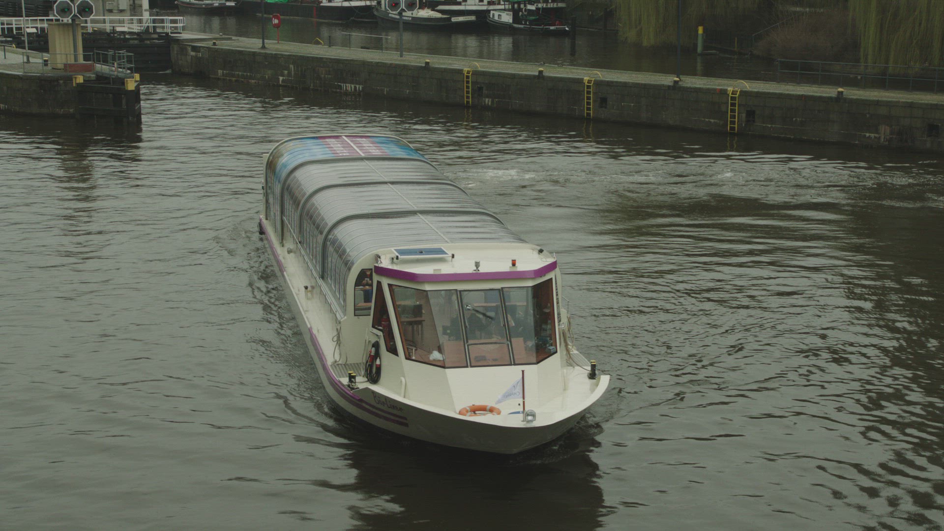 766566827 / Excursion Ship / Spree / Berlin