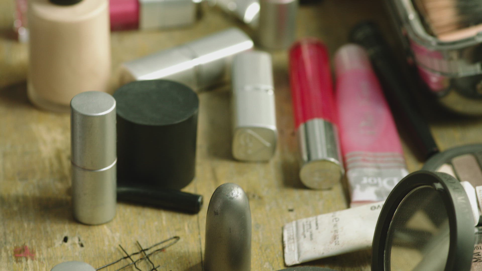 385014369 / Woman / Model / Make-up