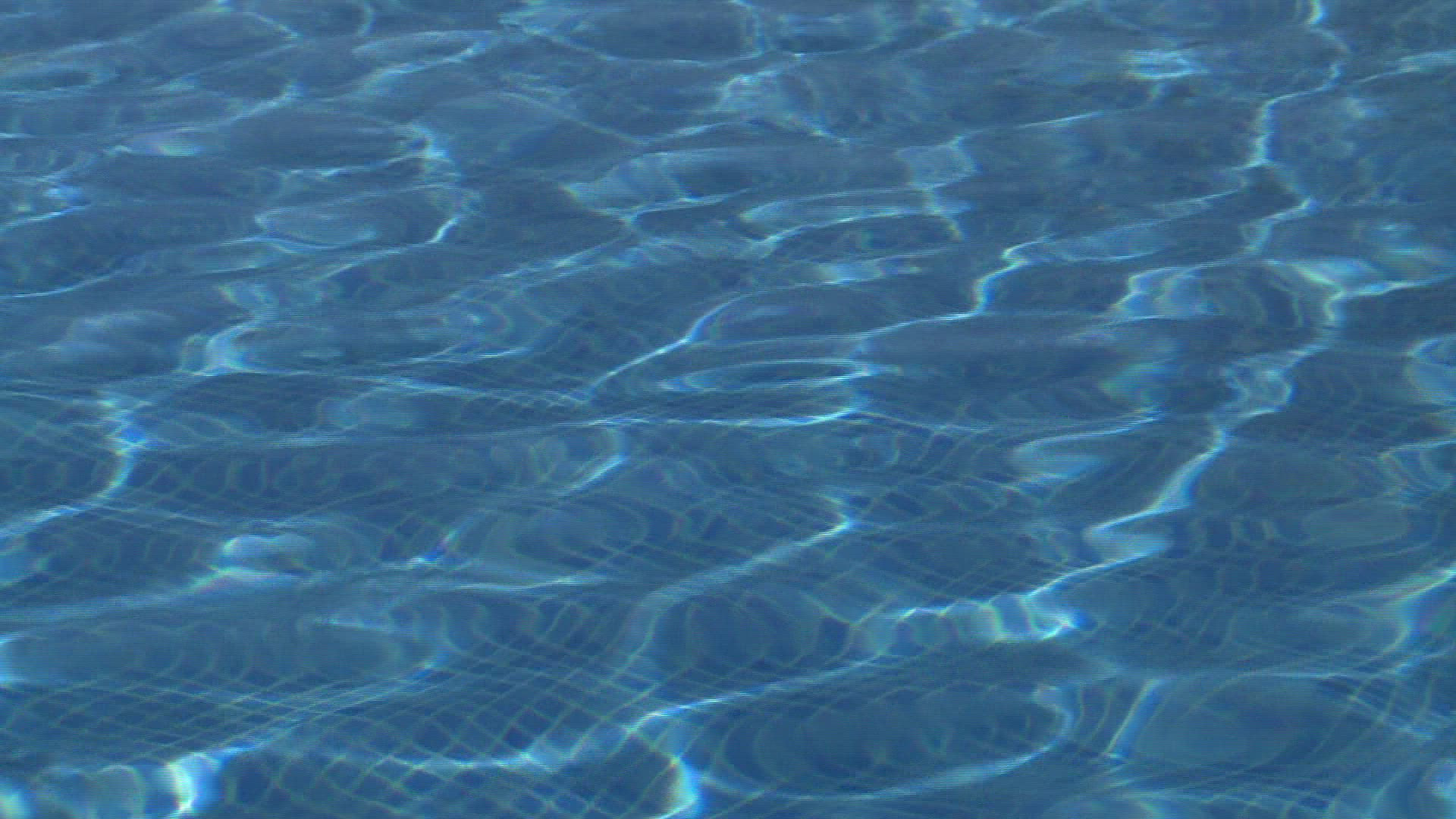 178373734 / Light Reflection / Water Surface
