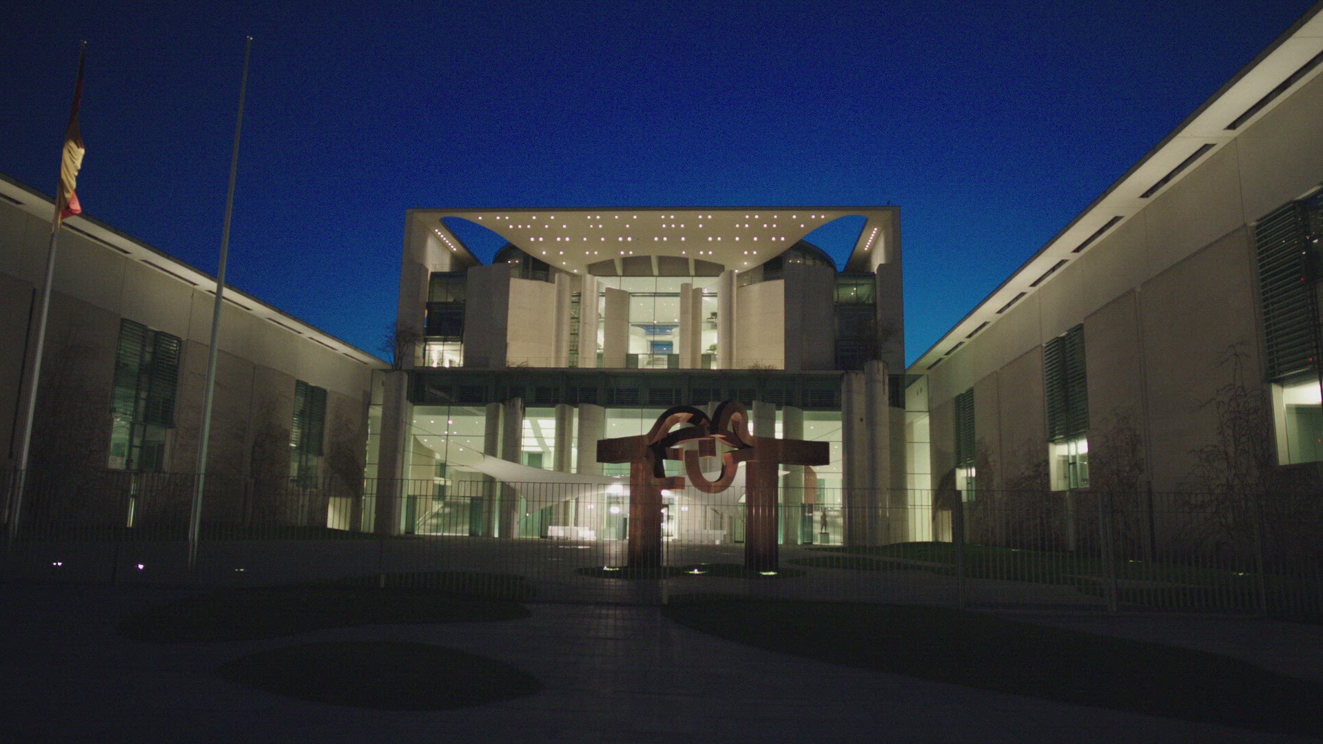 759274238 / Office of the Federal Chancellor / Evening / Berlin