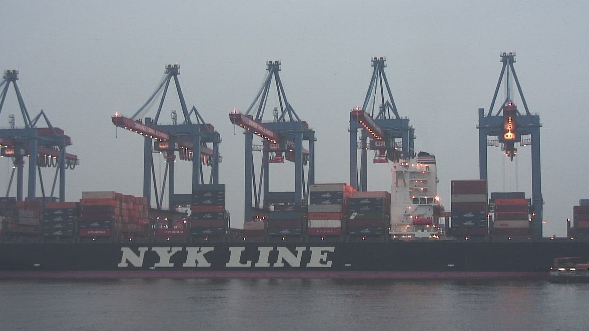 497702909 / Altenwerder Container Terminal / Hamburg / Germany