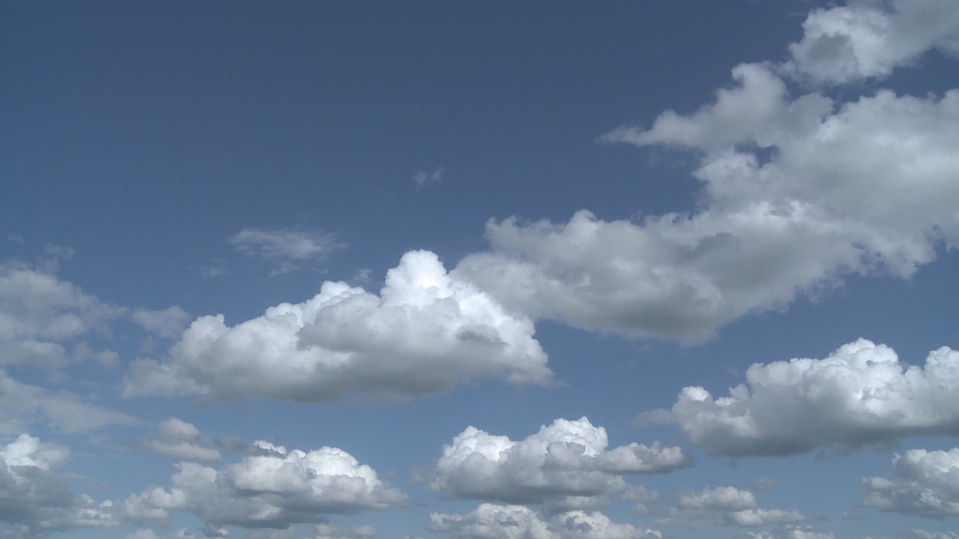 195582650 / Cloud / Sky / Europe