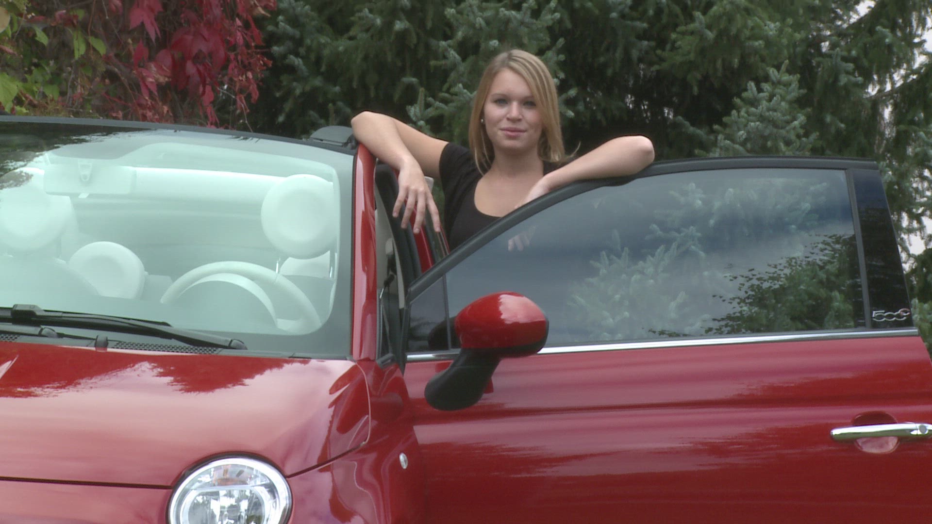 891608198 / Woman / Car / Germany