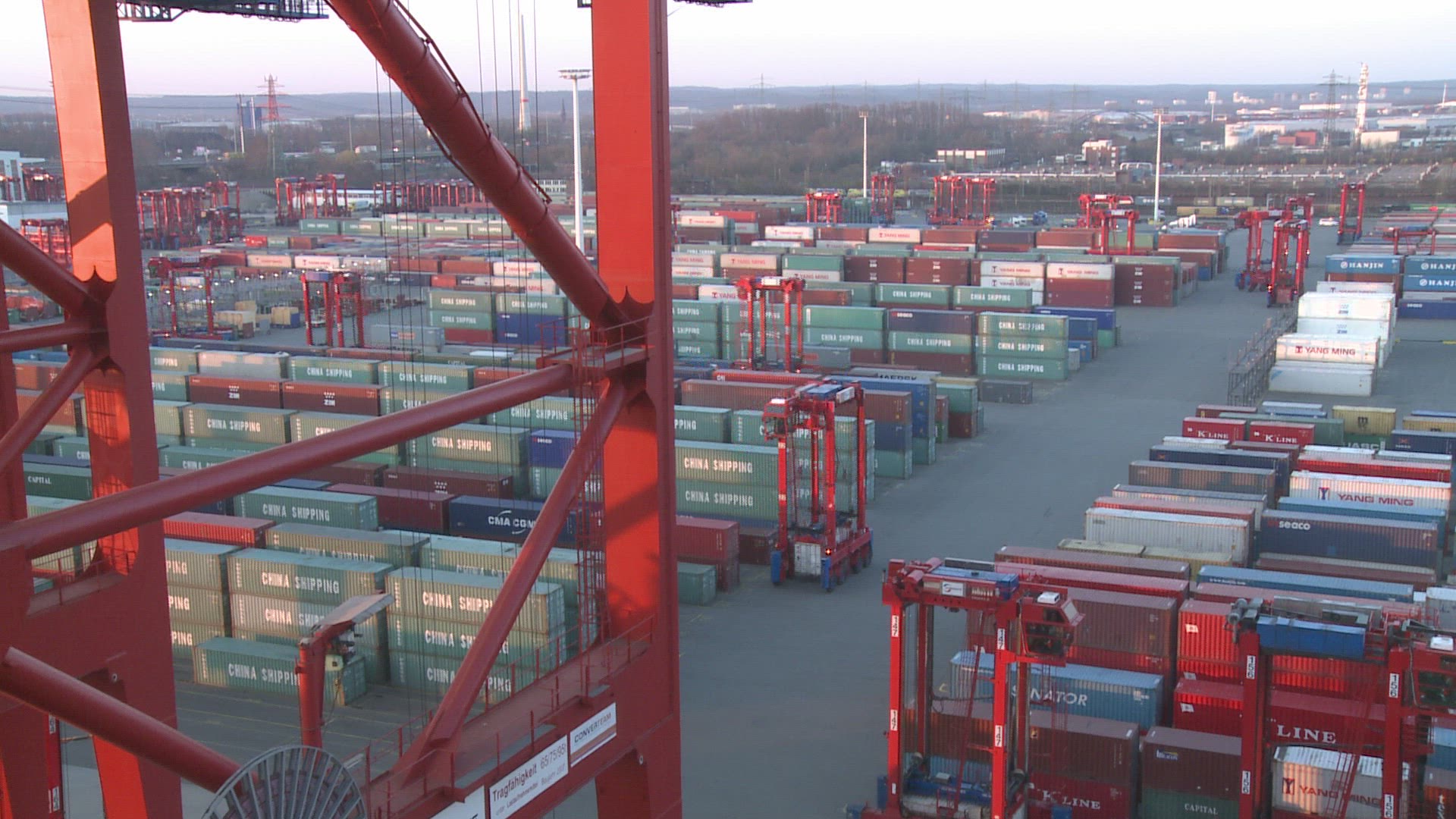 151006617 / Container Terminal / Hamburg / Timelapse