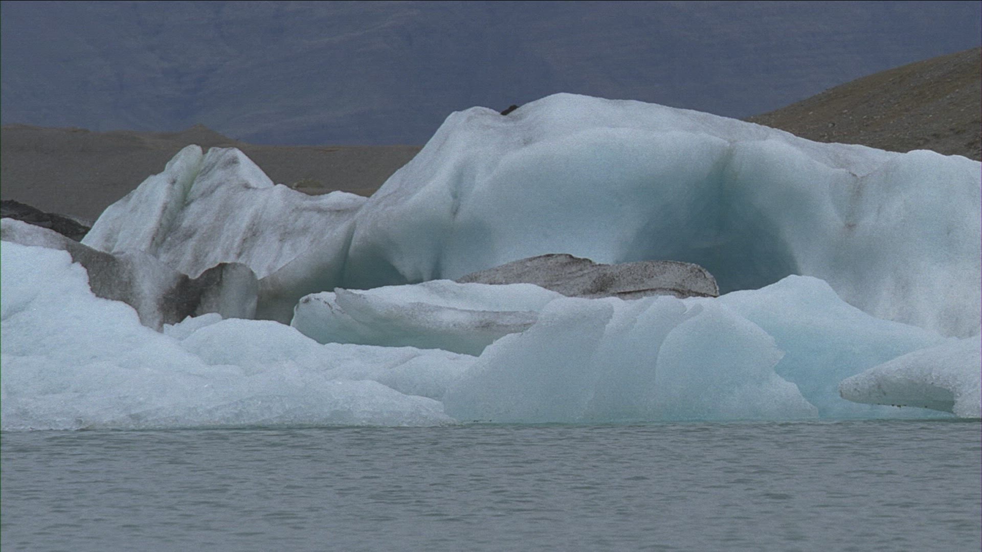 472617345 / Iceberg / Glacial Break-off / Iceland