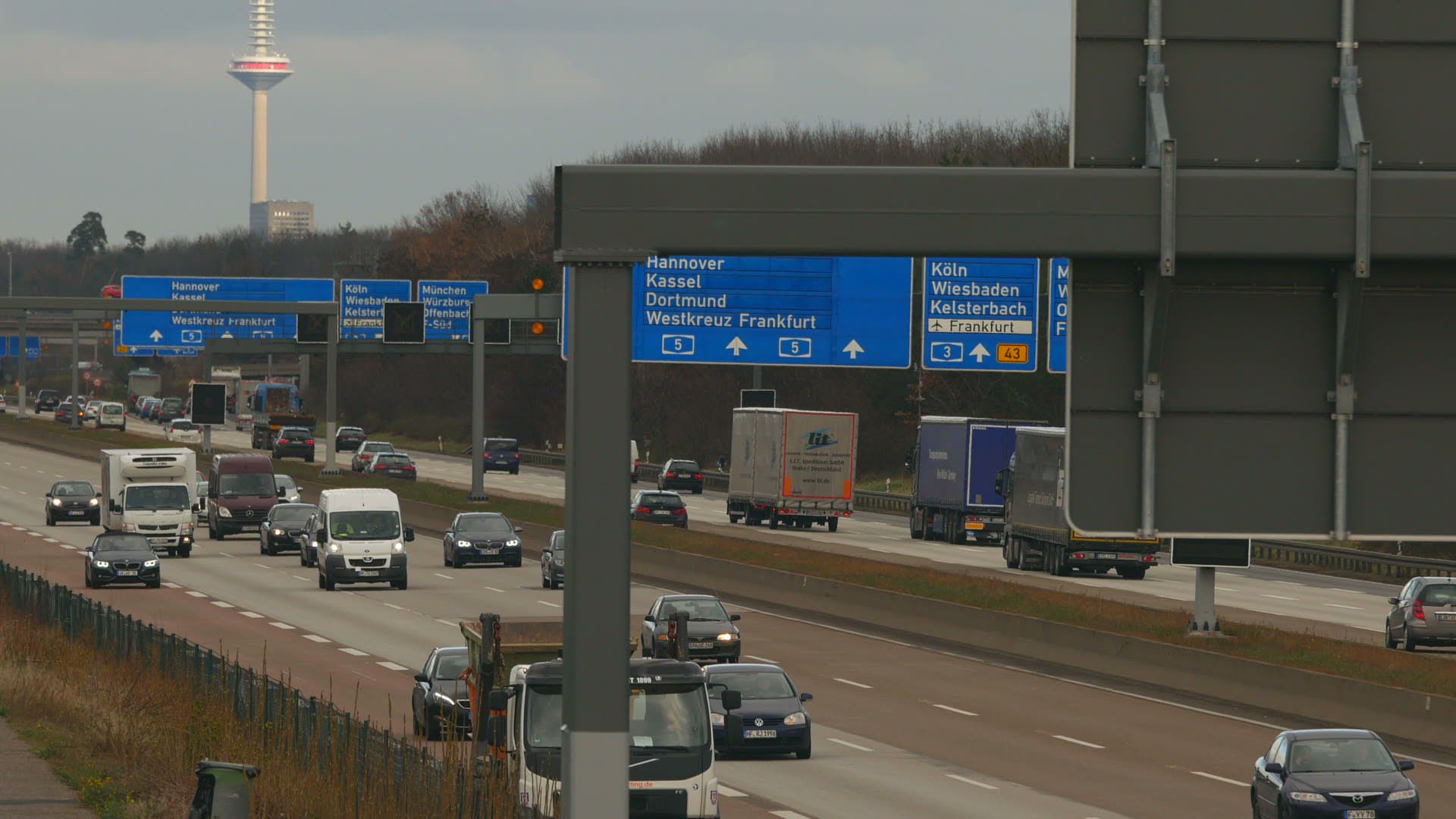 348133699 / Motorway / Signpost / Germany