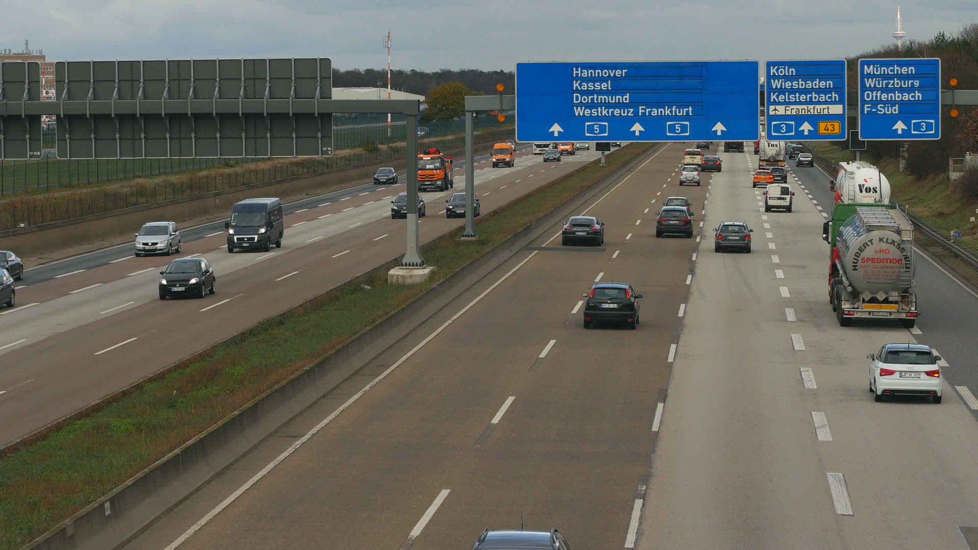 693860192 / Motorway / Signpost / Germany
