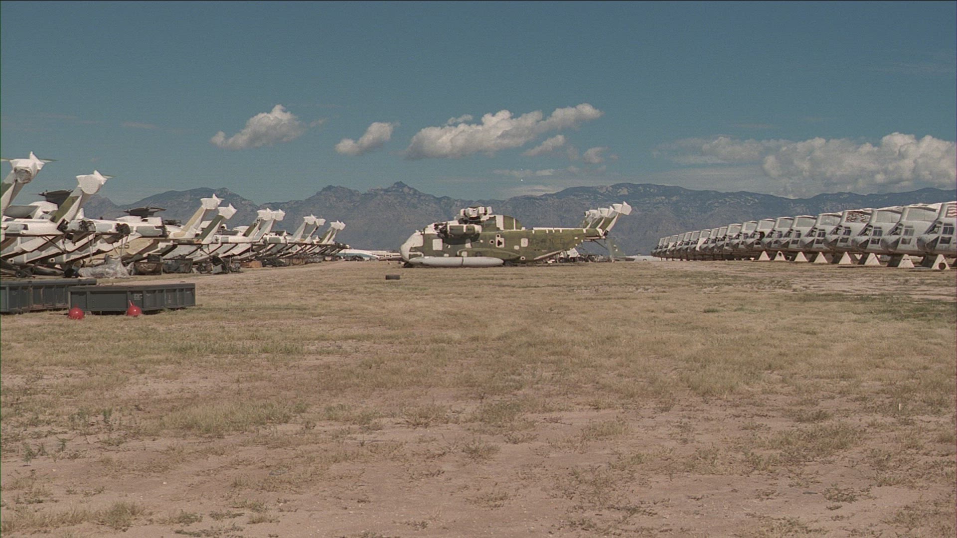 583694105 / Junk Yard / Military Base / Arizona / USA
