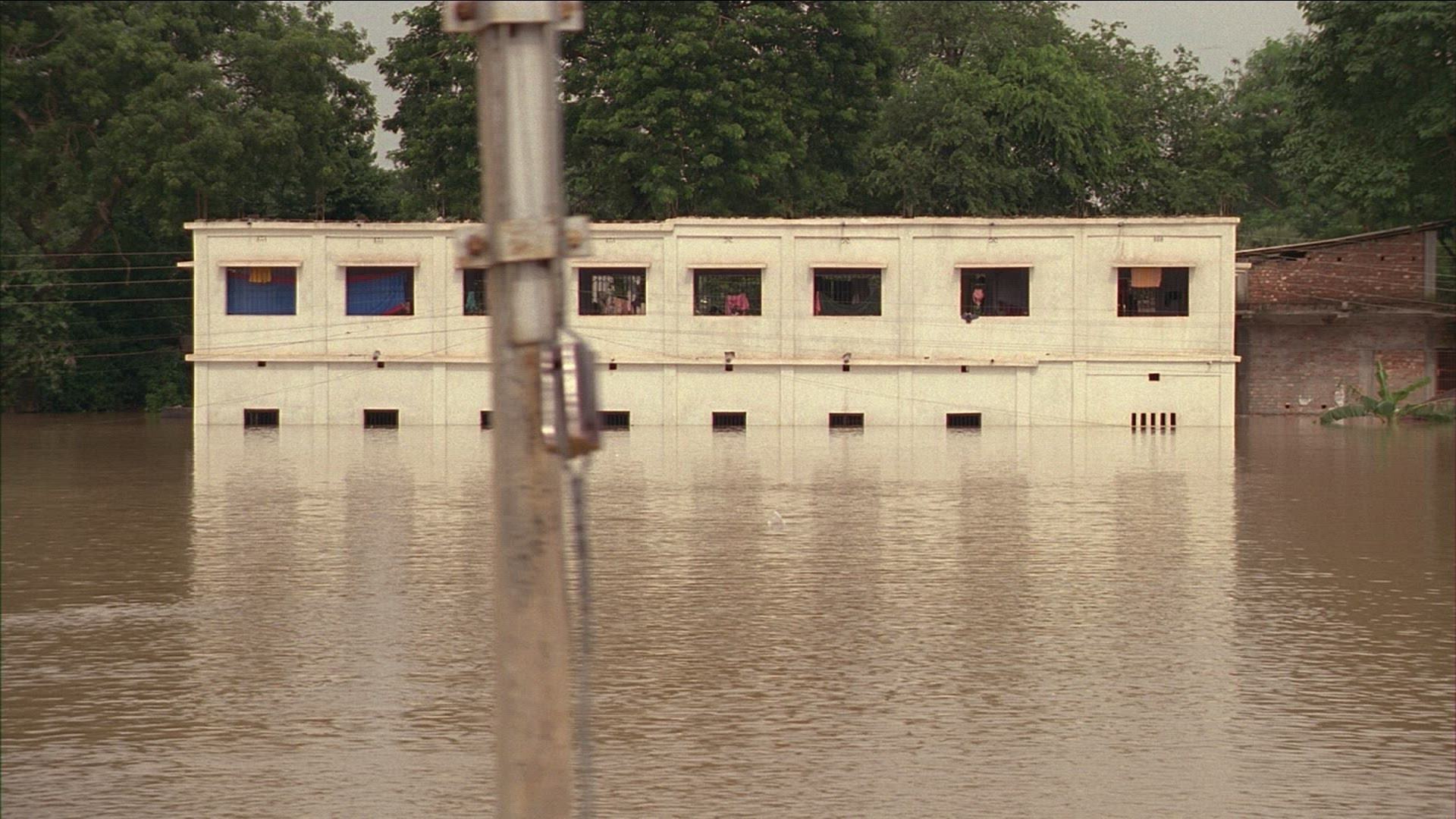 844647934 / Power Pole / River / Calcutta