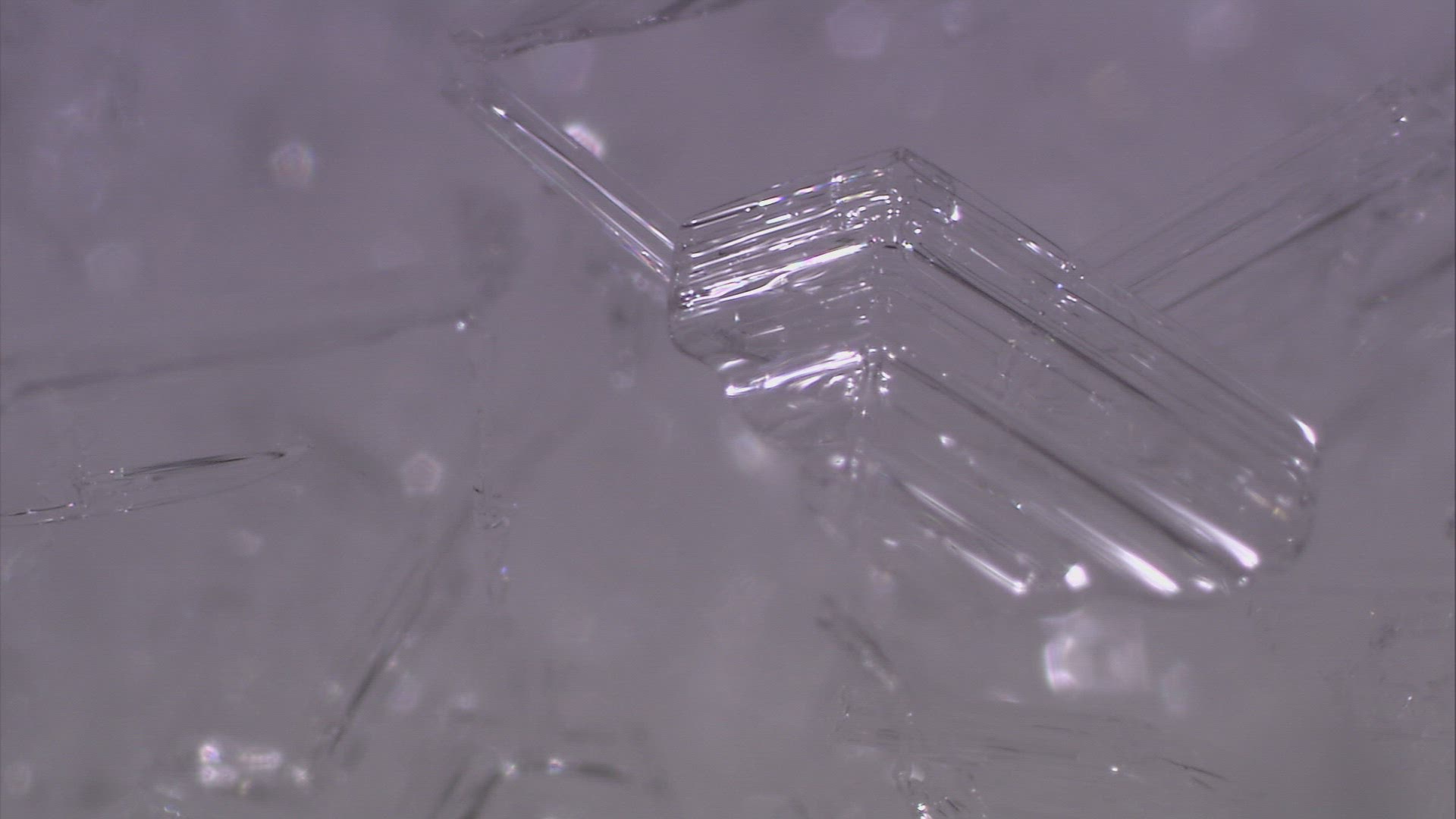 496369254 / Ice Crystal / Cold
