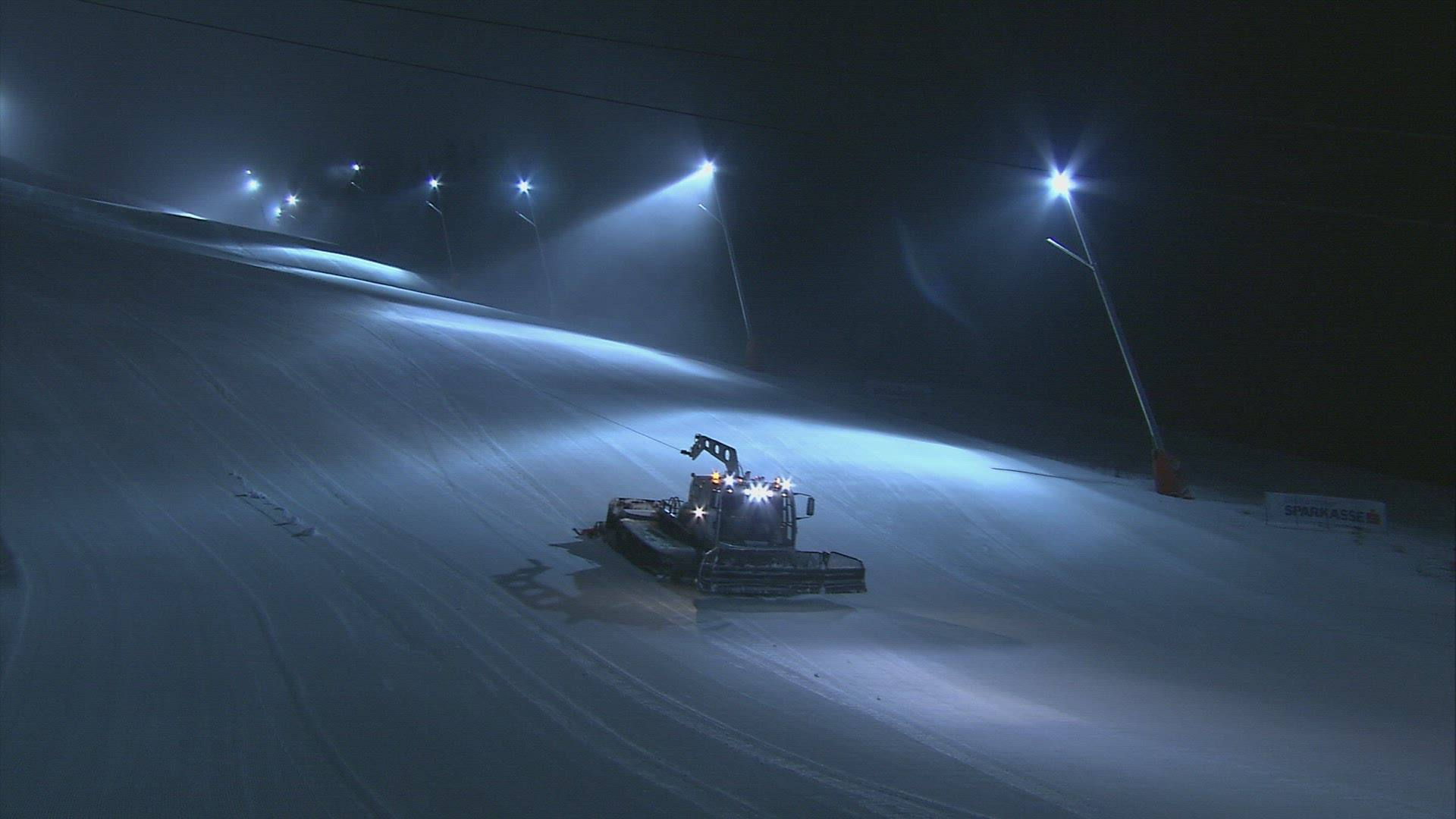 141019046 / Ski Slope / Floodlight / Night / Austria