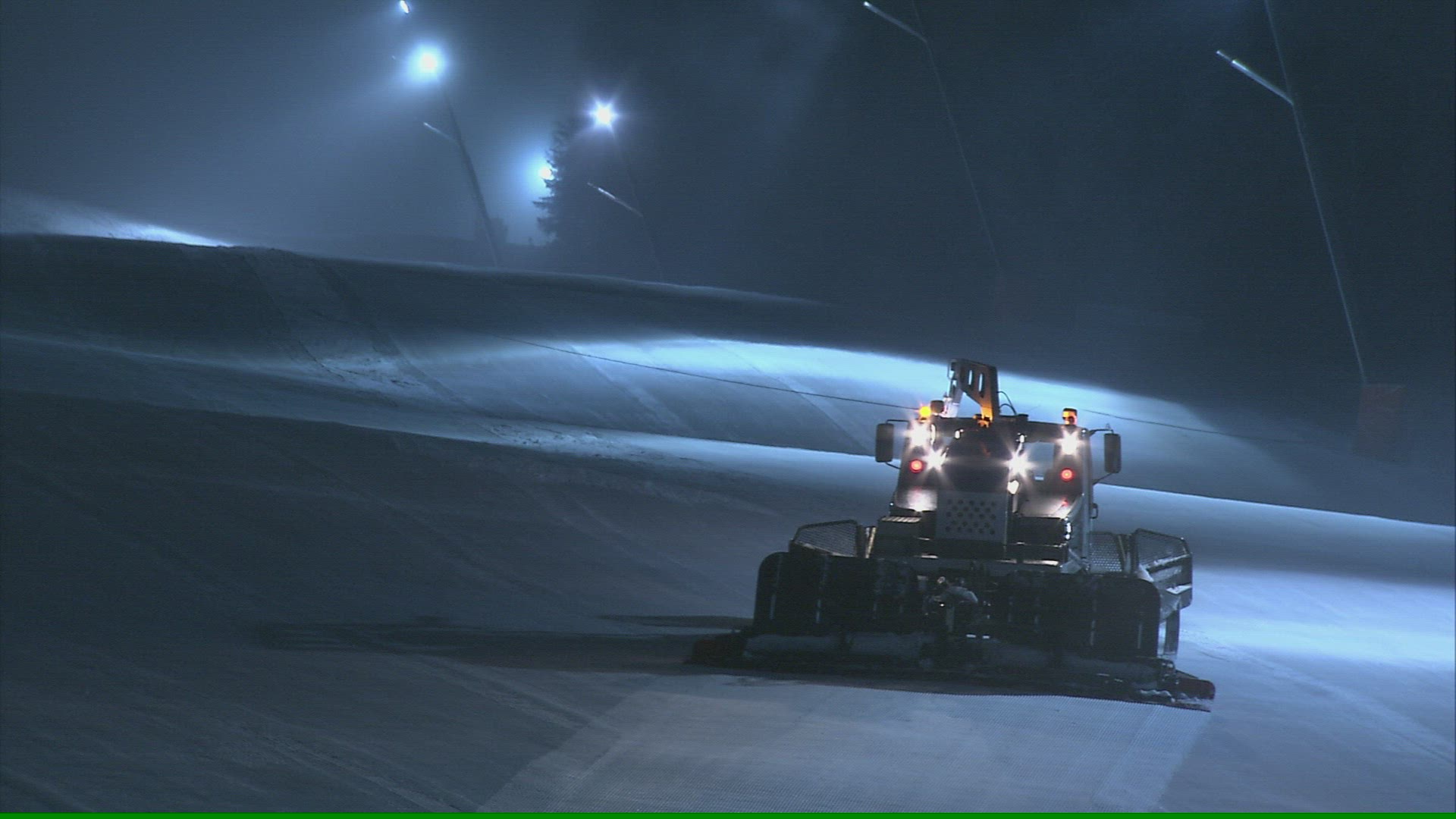 151567946 / Ski Slope / Floodlight / Night / Austria