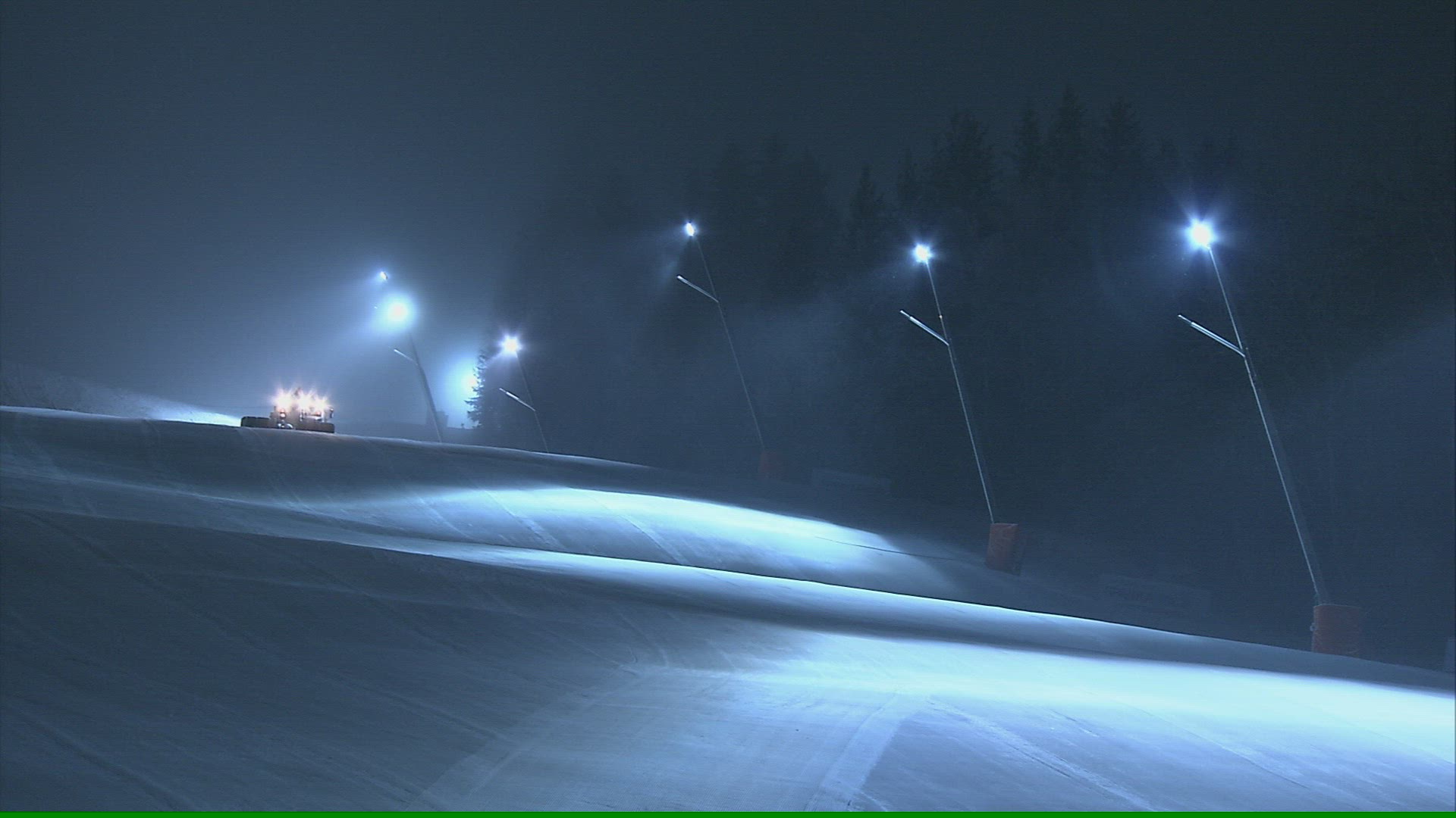 115858623 / Ski Slope / Floodlight / Night / Austria
