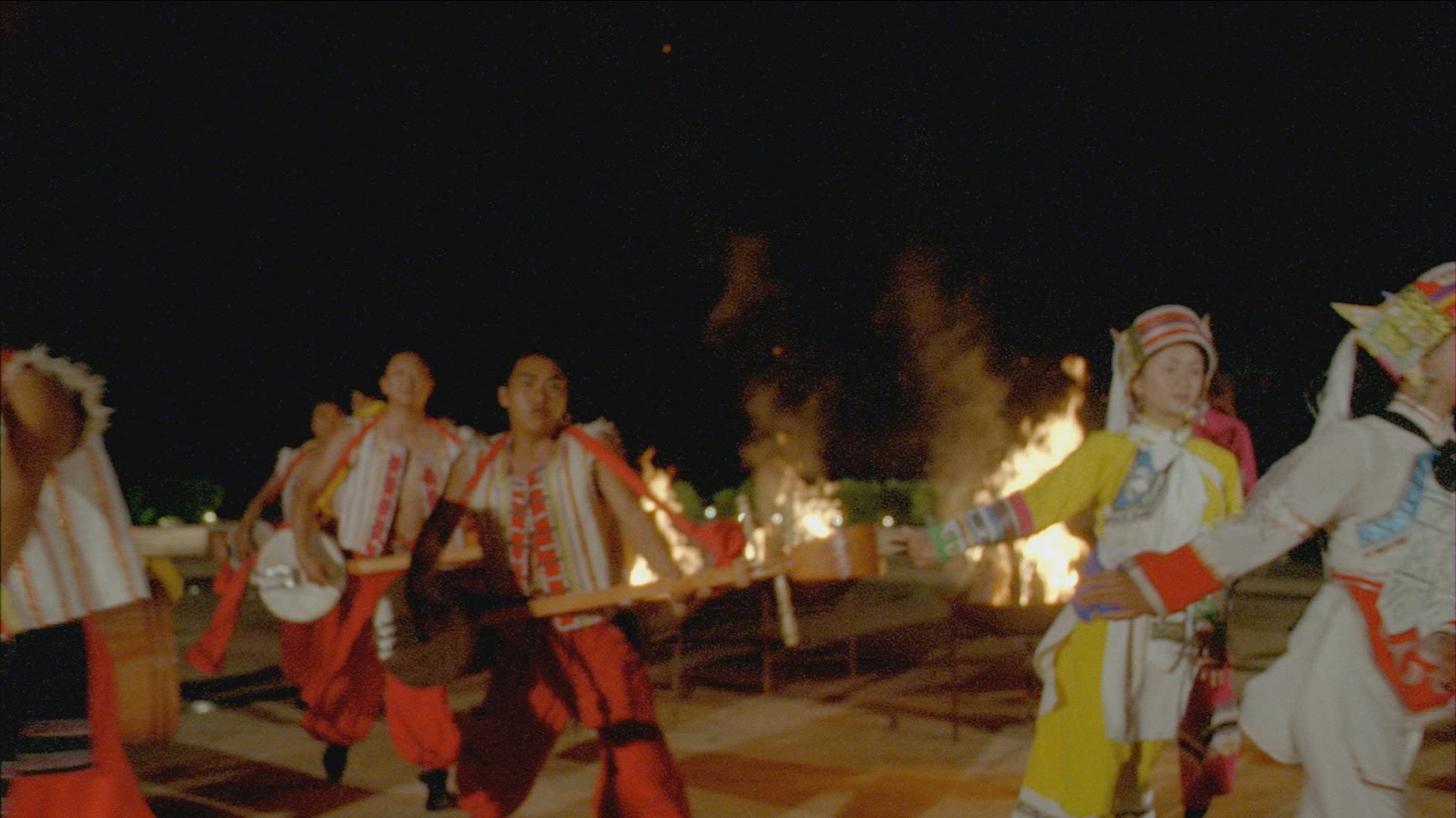 441230413 / Square Dance / Folklore / China
