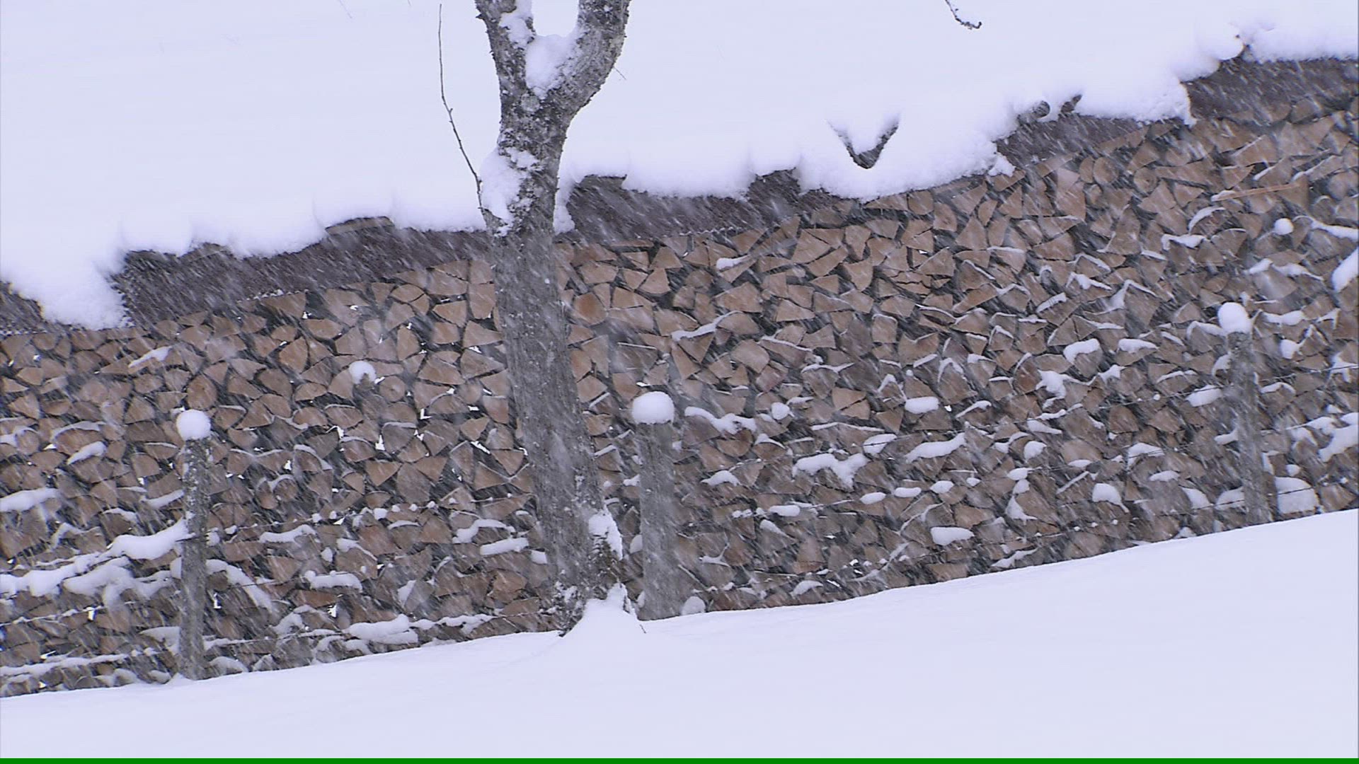 633760801 / Residential Building / Snowfall / Winter / Austria