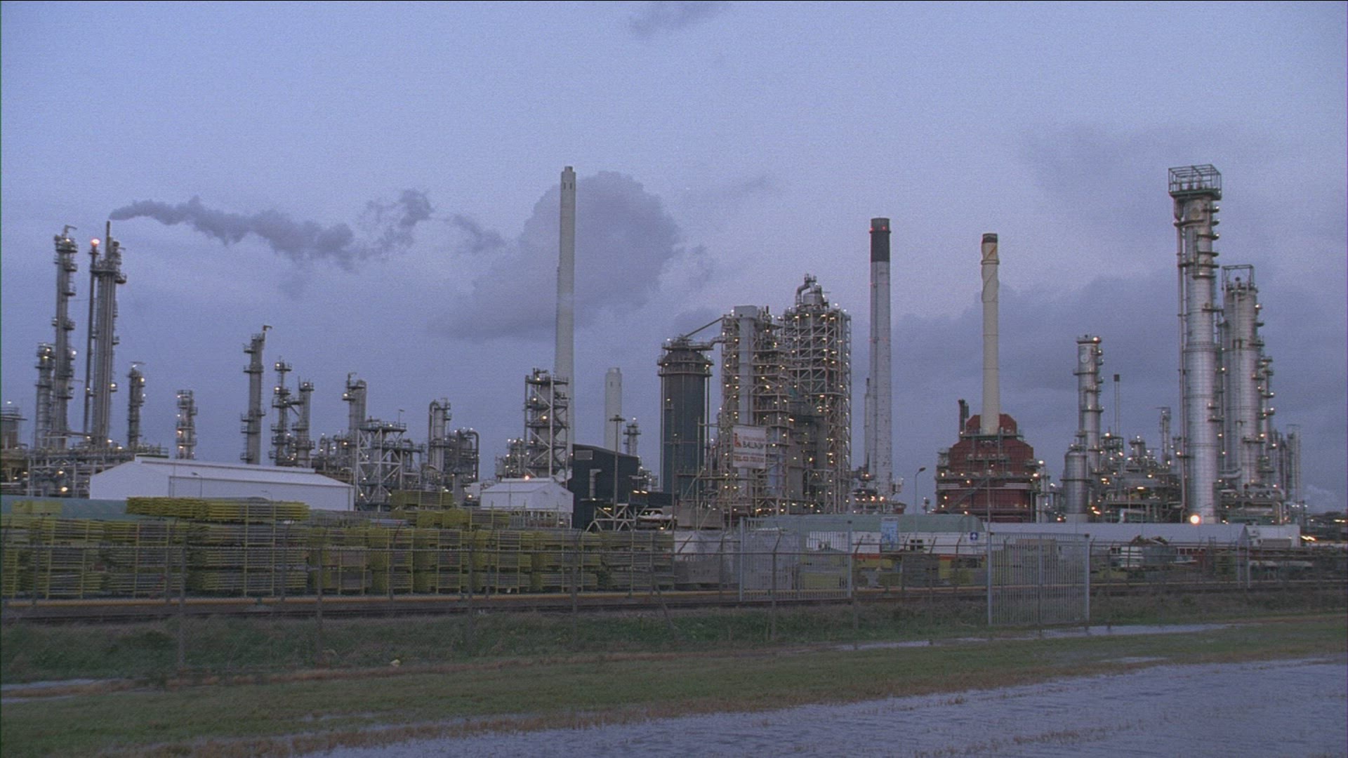 302503795 / Oil Refinery / Oil Industry