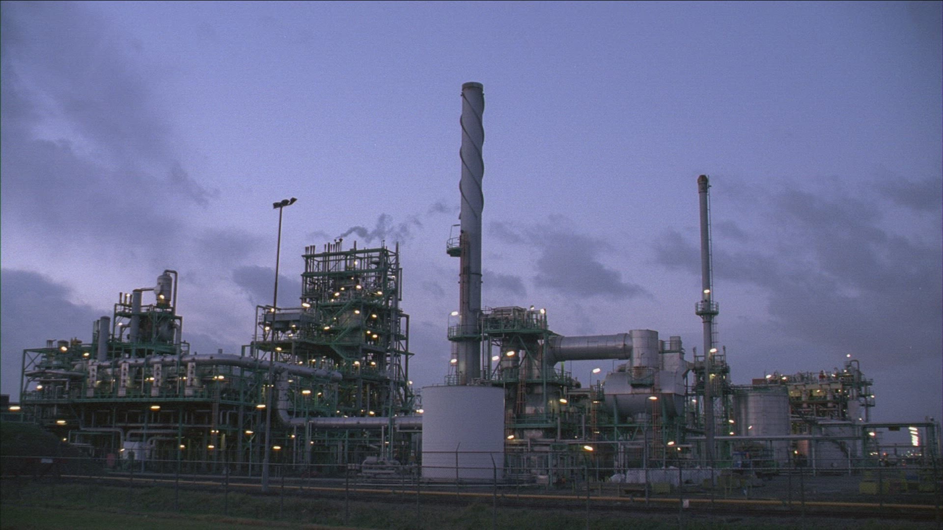 616723597 / Oil Refinery / Oil Industry