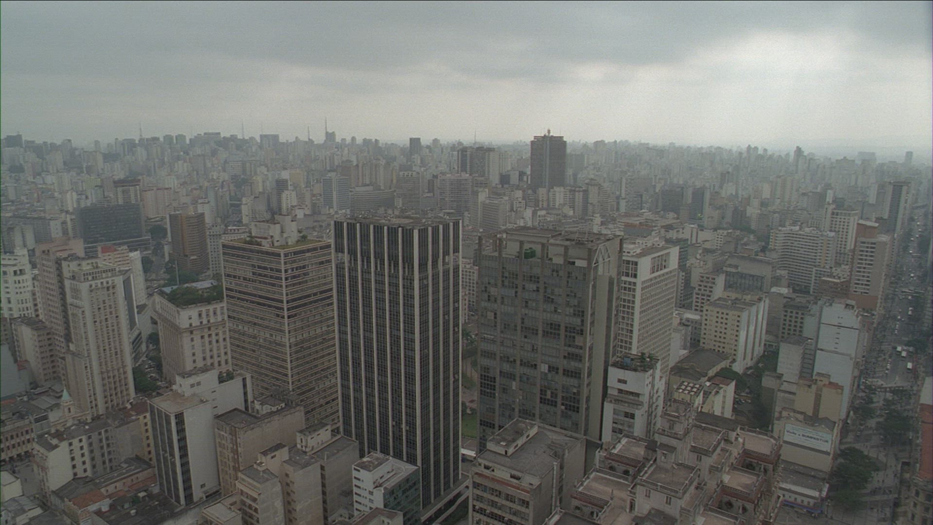 491931910 / Smog / Skyscraper / Sao Paulo