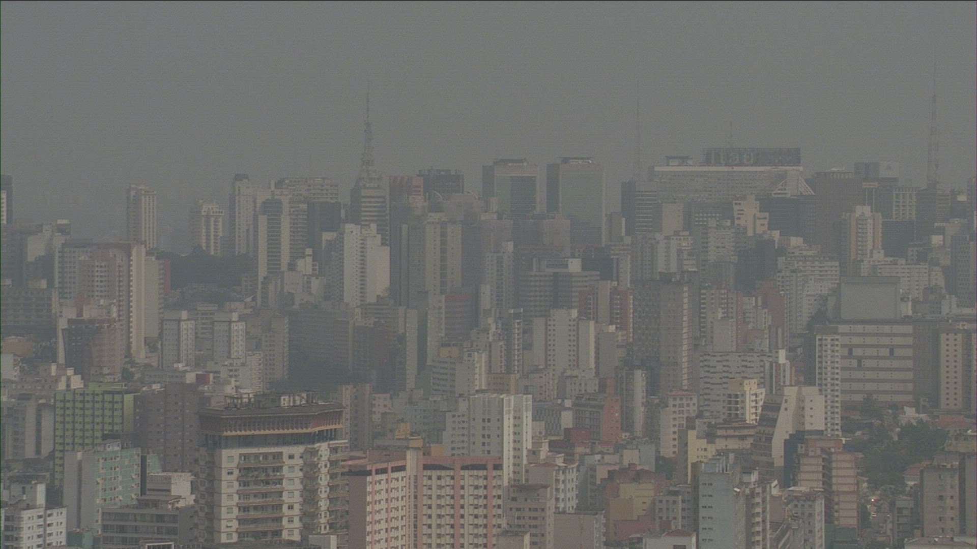 416481846 / Smog / Skyscraper / Sao Paulo
