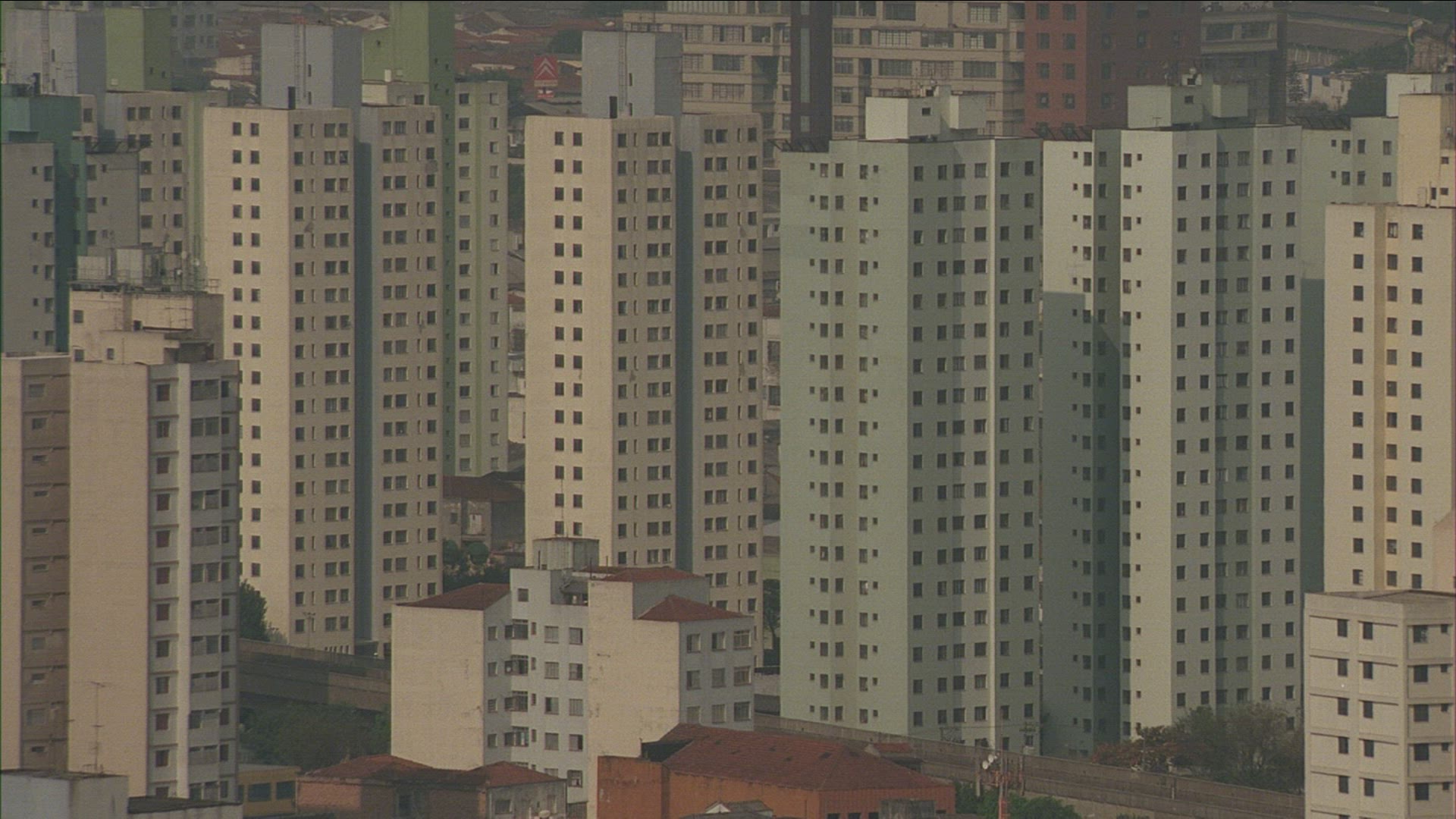 935911707 / Smog / Skyscraper / Sao Paulo