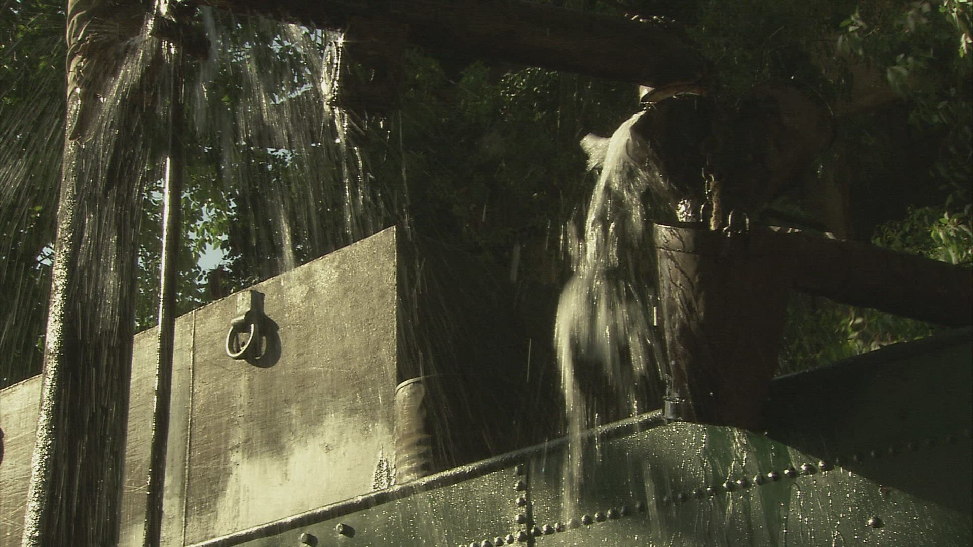359809448 / Refueling / Steam Train / Syria