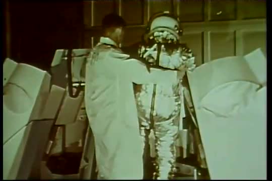 Footage from two successful manned Mercury spaceflights, the launch of the communications satellite 