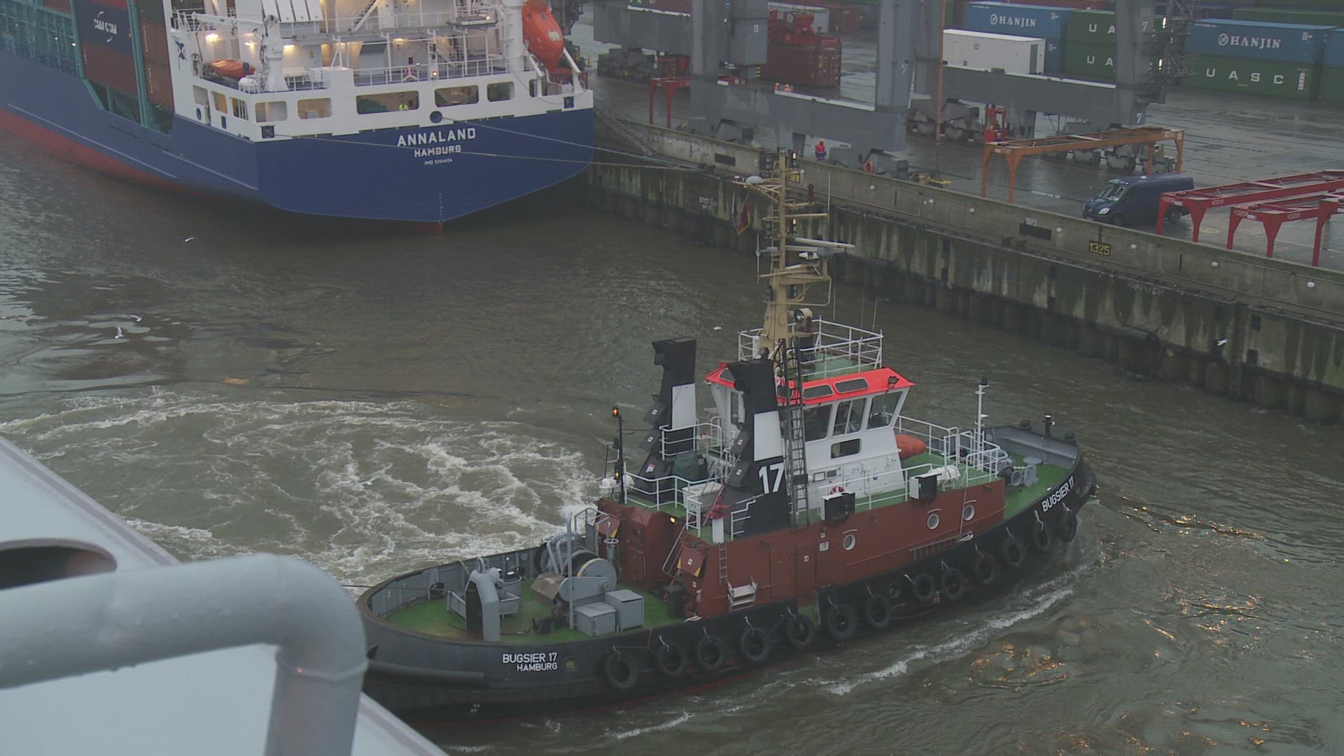 366746804 / Container Harbor / Germany / Fog