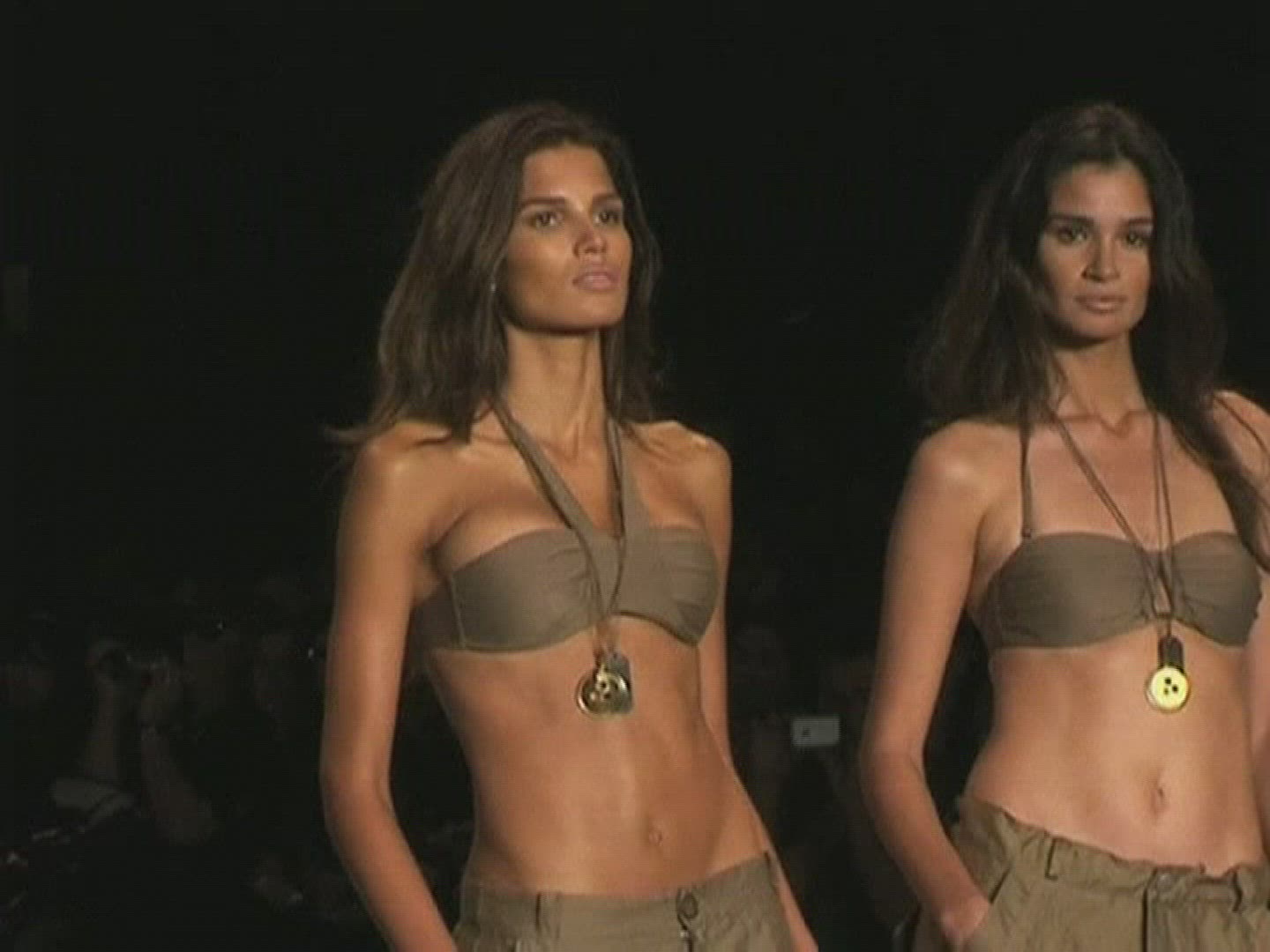 483904017 / Model / Sao Paulo Fashion Week / Brazil