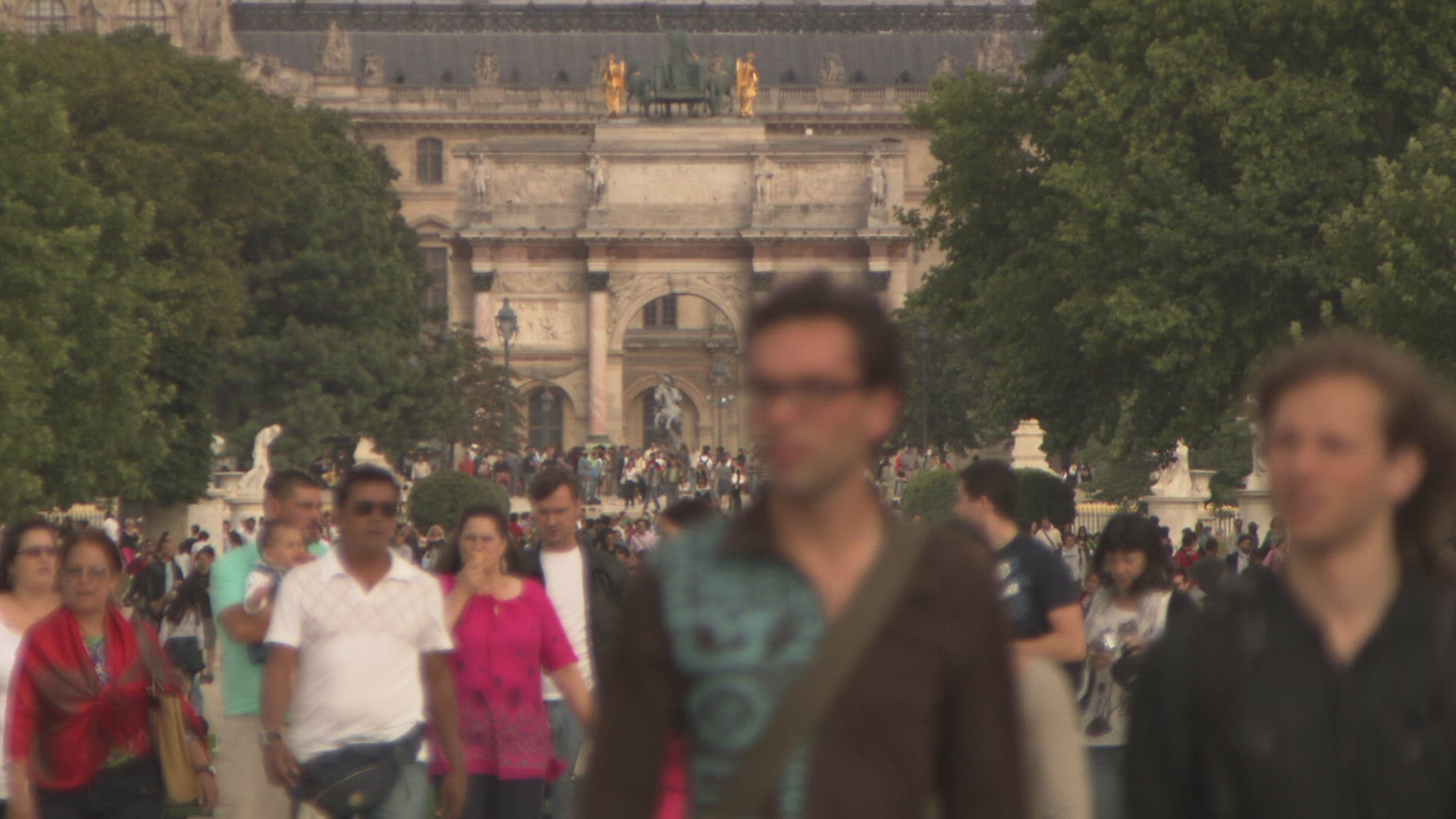 520921581 / People / Urban Life / Paris