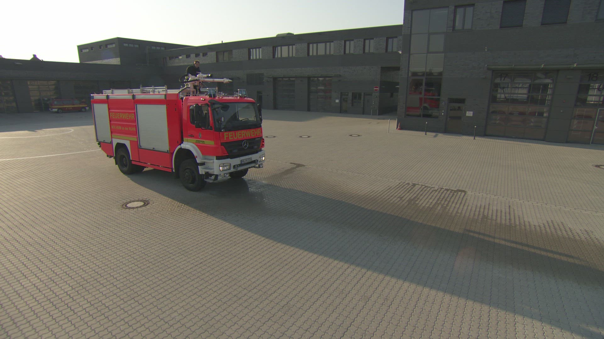 184771570 / Fire Engine / Firehouse / Germany