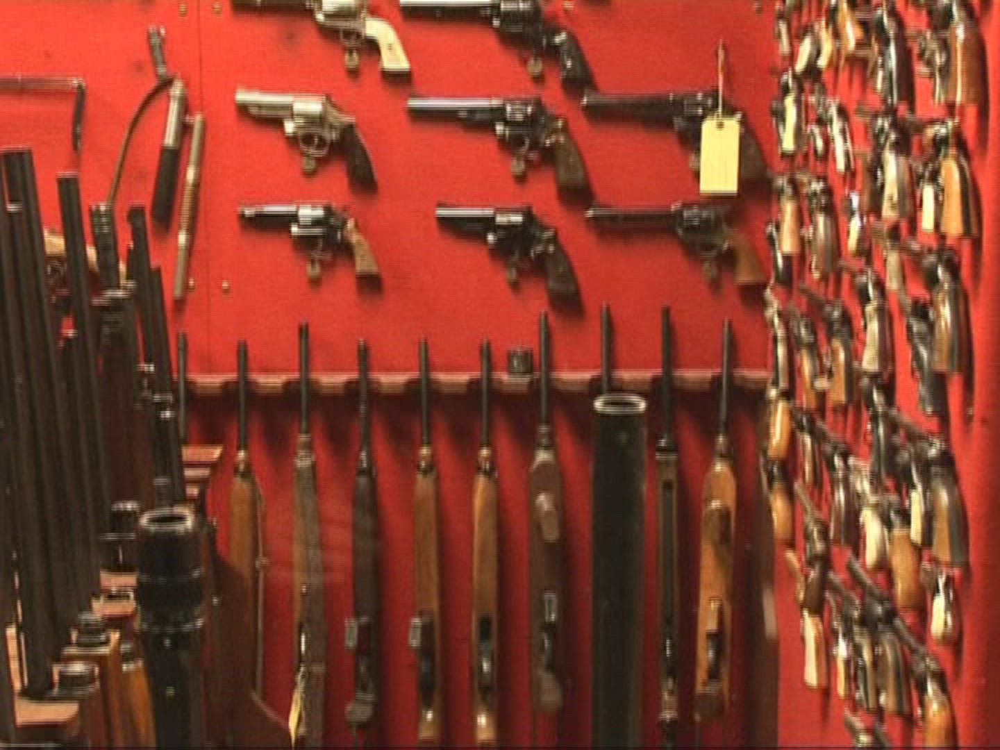 454630501 / Weapon / Arms Deal / USA