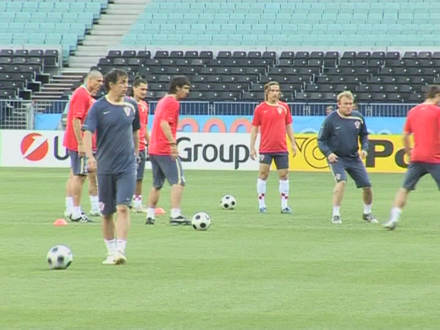 320420310 / Football Training / Professional / European Football Championship