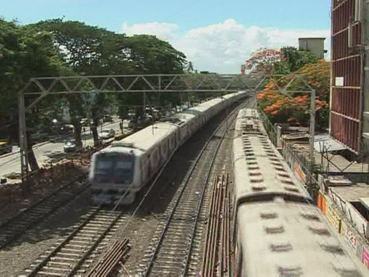 420659165 / Passenger / Railway Transport / Mumbai