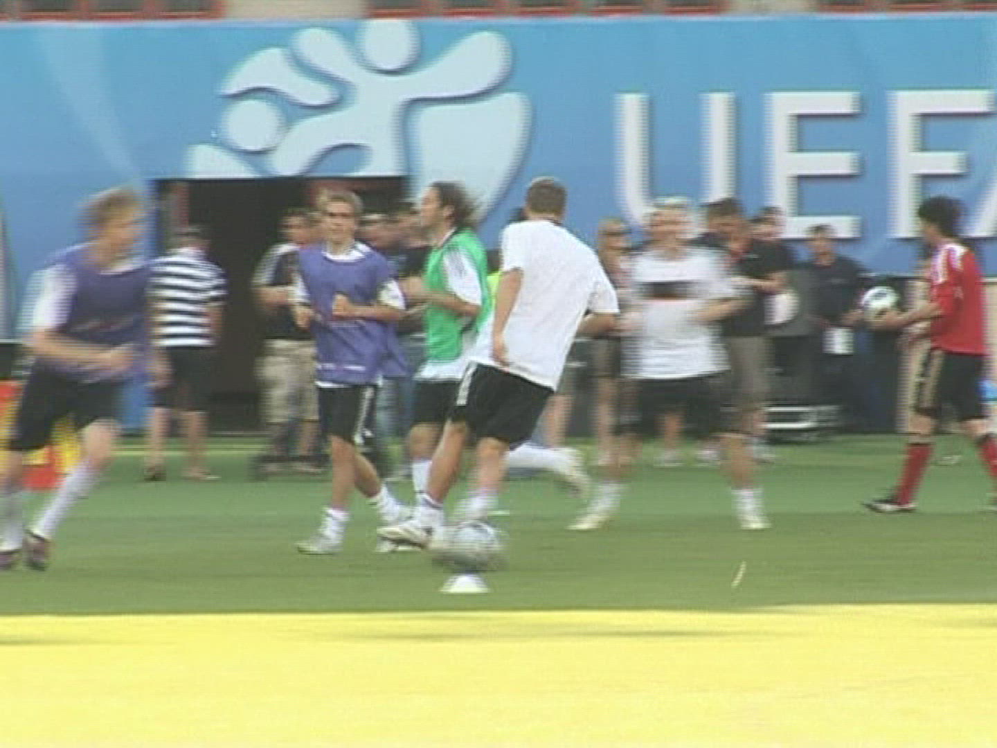 151787121 / Football Training / UEFA EURO 2008 / European Football Championship
