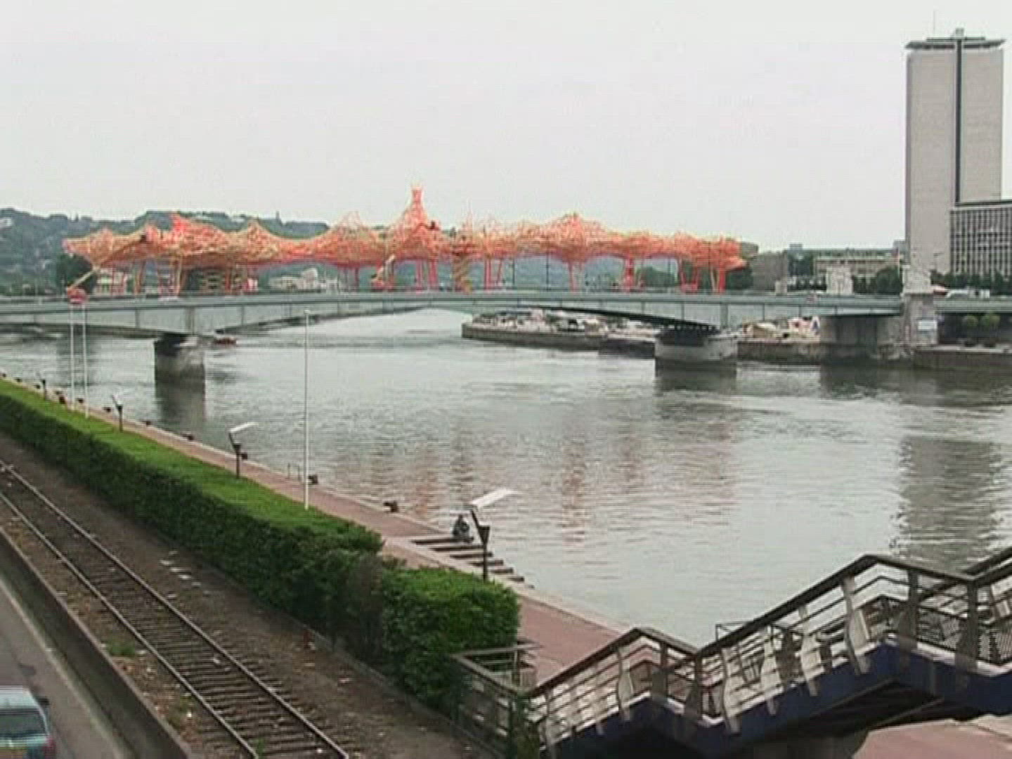 855827345 / Boeldieu Bridge / Installation / France / 2010