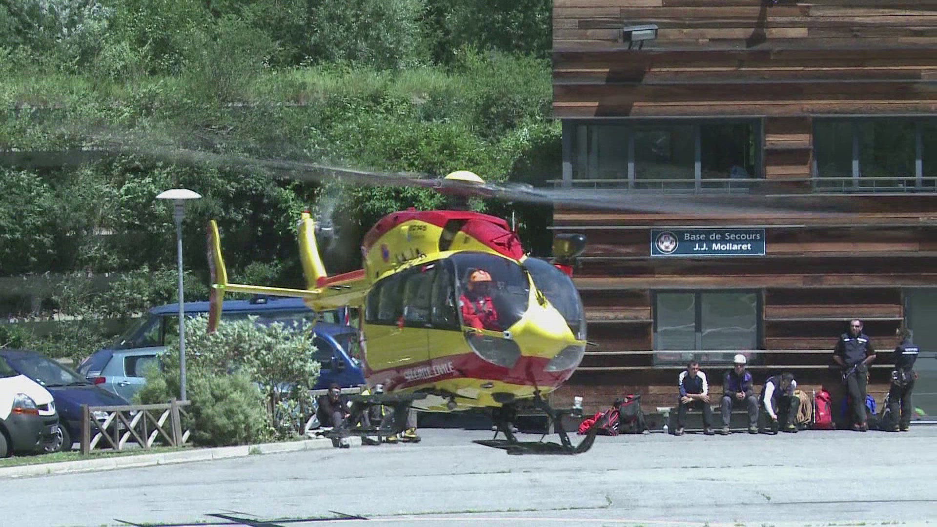 985734032 / Mountain Rescue / Helicopter / France / Jul 12, 2012