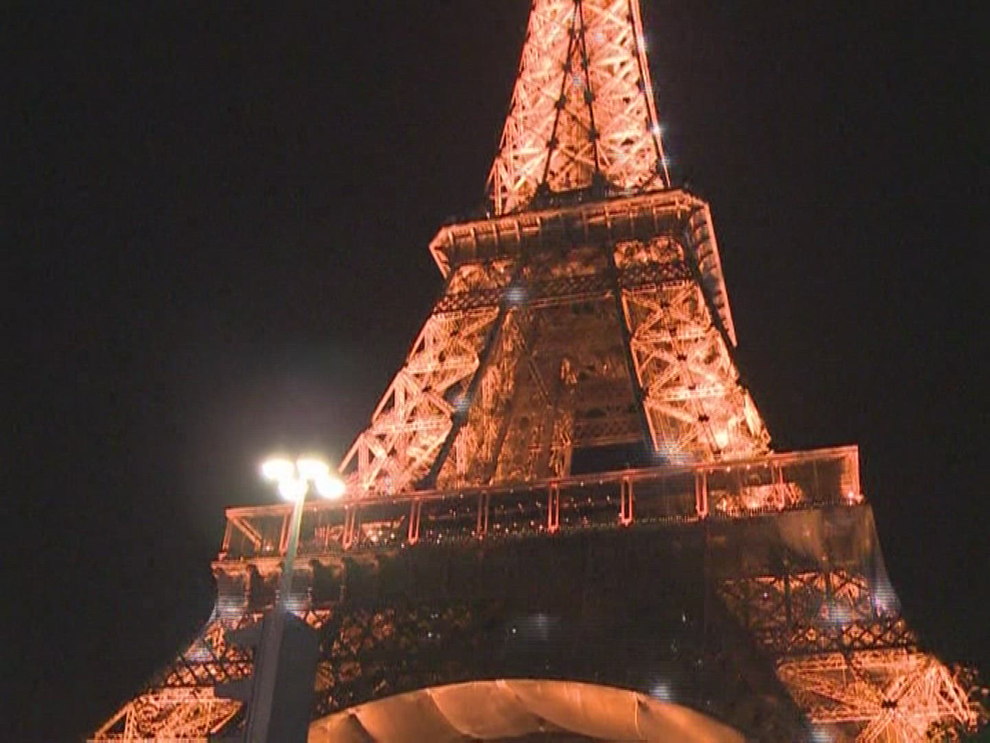 259527042 / Eiffel Tower / Bomb Scare / Paris / Sep 14, 2010