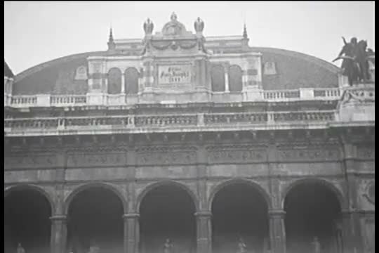 Home movies of Vienna Austria in the 1930s.